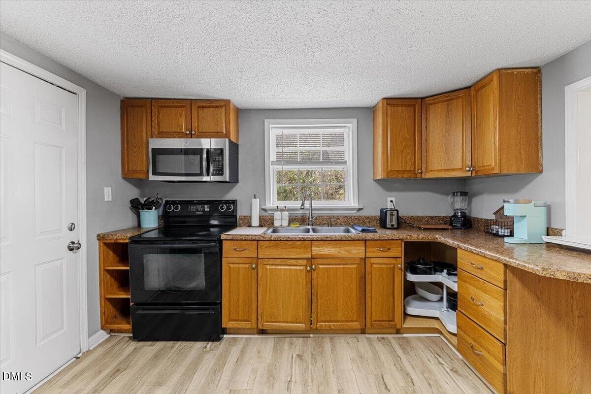 20-110 Hill St - 110 Hill Street, Hillsborough, NC 27278, Hillsborough