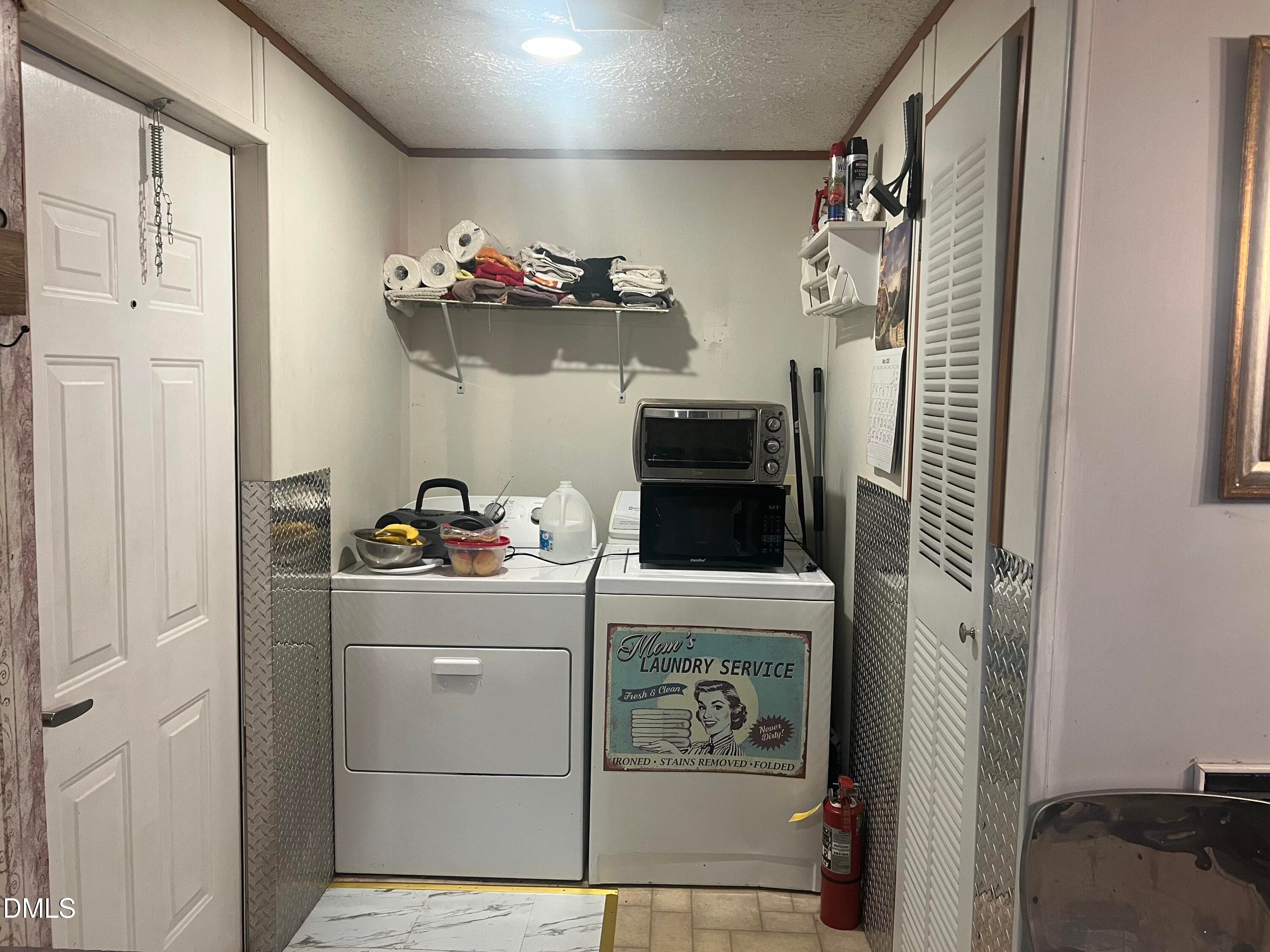 Laundry23 - 2609 Lannie Drive, Hillsborough, NC 27278, Hillsborough