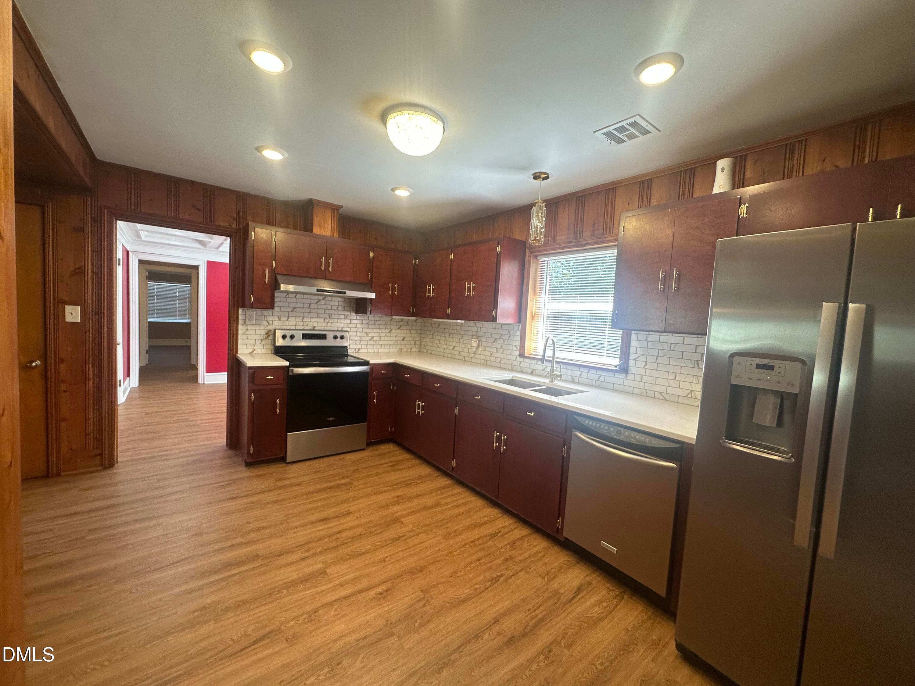 IMG_0841 - 730 E Southerland Street, Wallace, NC 28466, Wallace