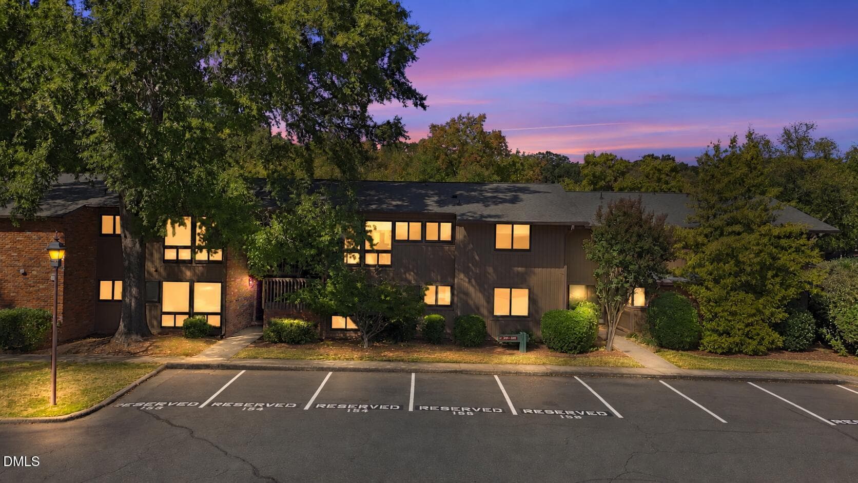 305 Oak Tree 305, Chapel Hill, NC 27517
