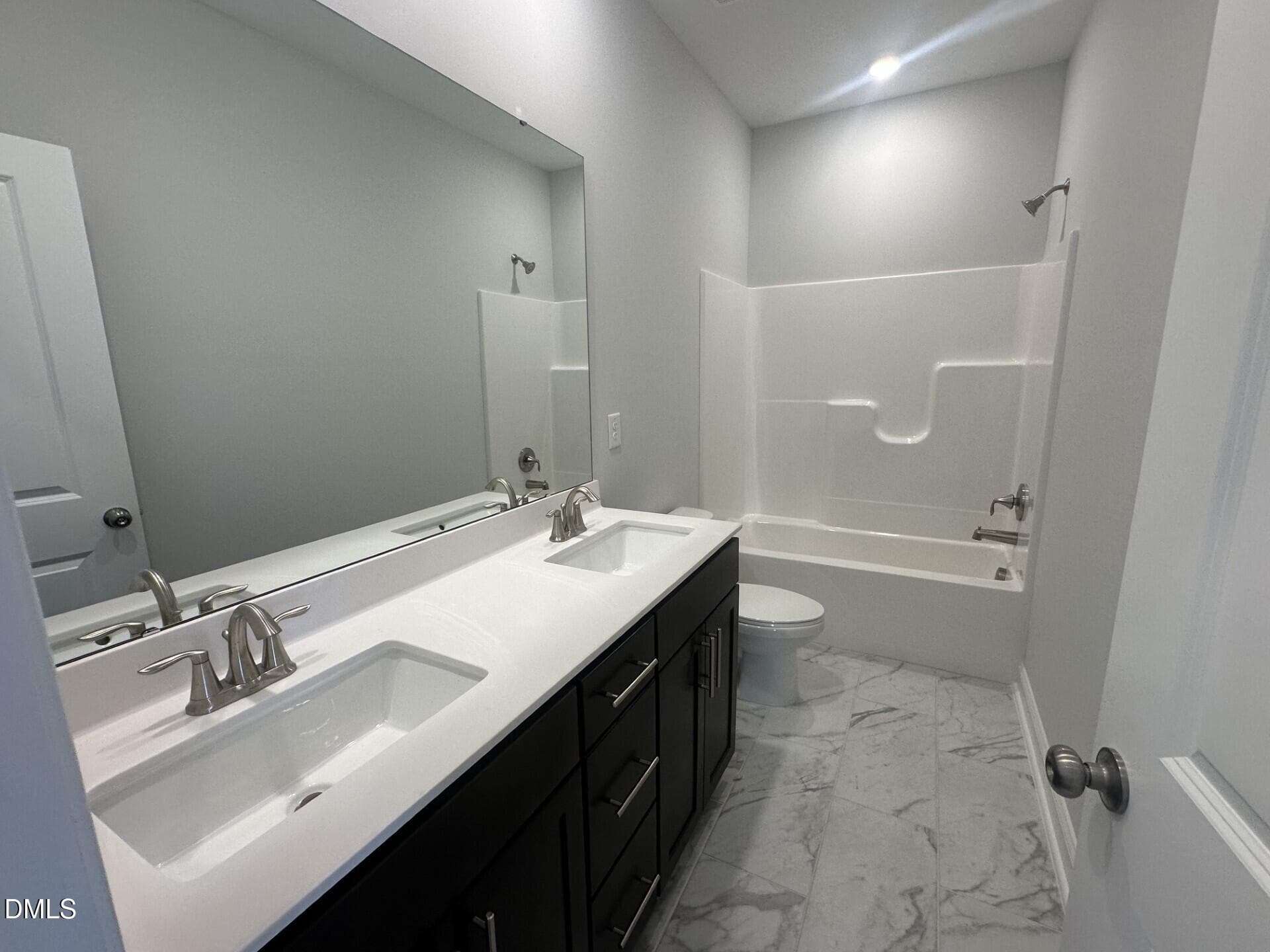 200 - 2nd floor hall bath - 1113 Constellation Circle, Durham, NC 27703