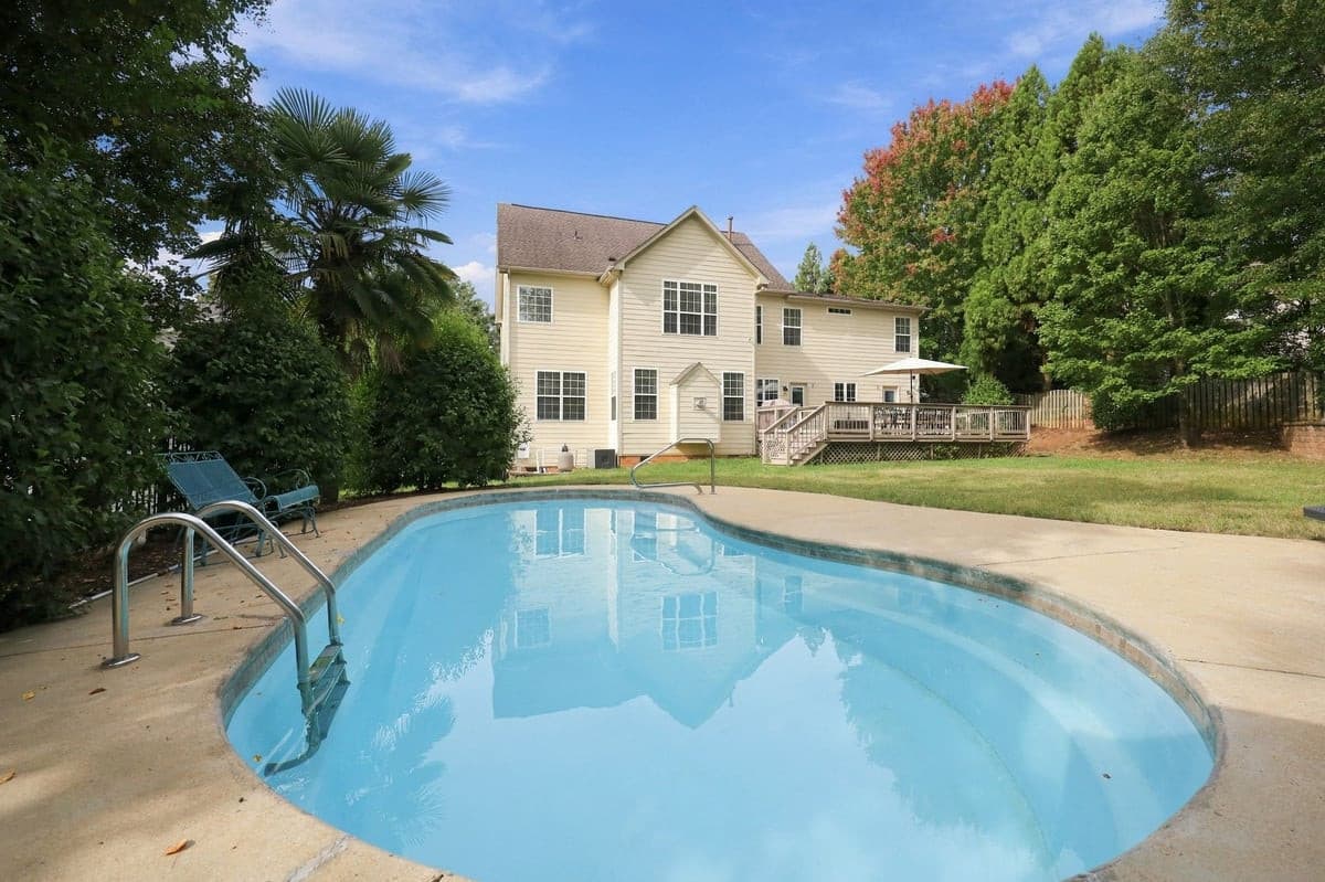 60-web-or-mls-IMG_2583.jpg - 10620 River Forest Drive, Raleigh, NC 27614