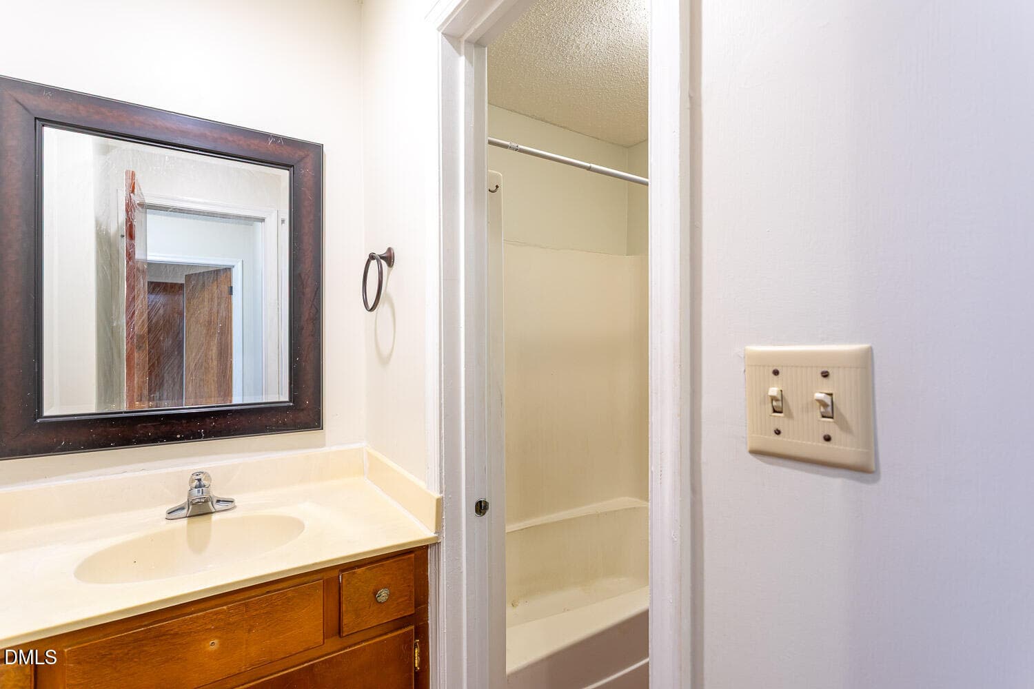 Hall Bath - 3216 Atlantic Avenue, Raleigh, NC 27604, Raleigh