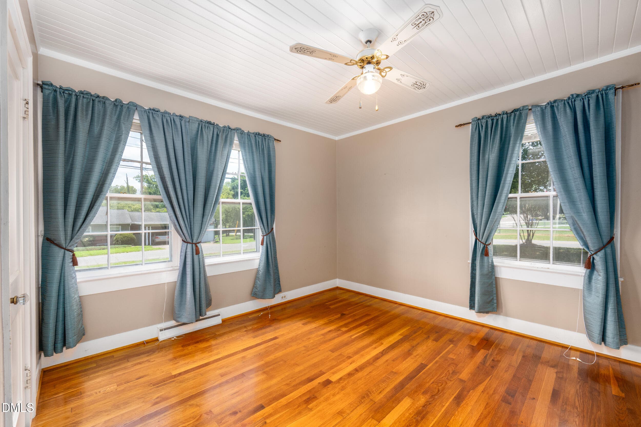 16_223 s. 3rd ave-17 - 223 S 3rd Avenue, Siler City, NC 27344, Siler City