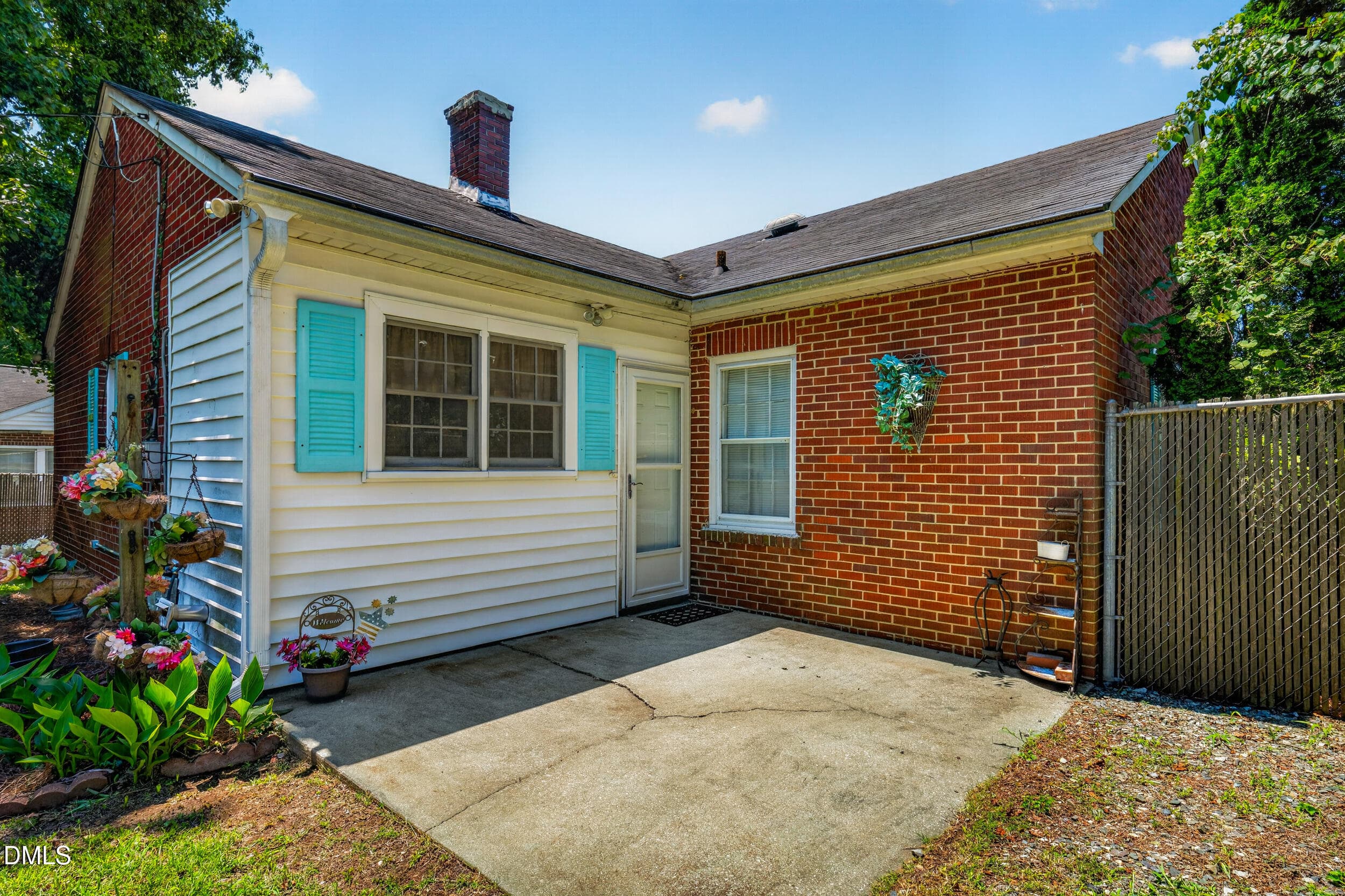 17_223 s. 3rd ave-20 - 223 S 3rd Avenue, Siler City, NC 27344, Siler City