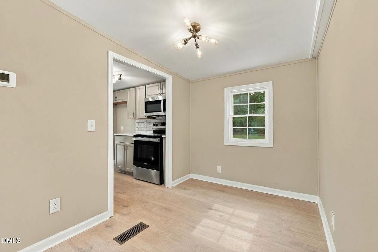 Fondern dining - 117 Fondern Drive, Hope Mills, NC 28348, Hope Mills