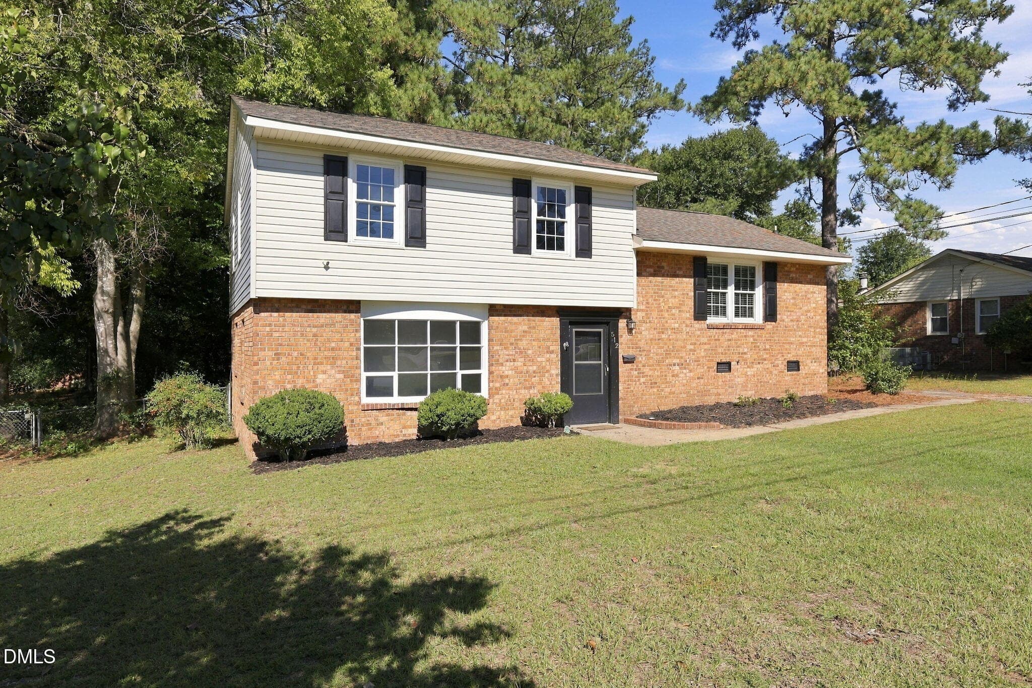 3-web-or-mls-AZ3A8686 - 512 Waterbury Drive, Fayetteville, NC 28311, Fayetteville