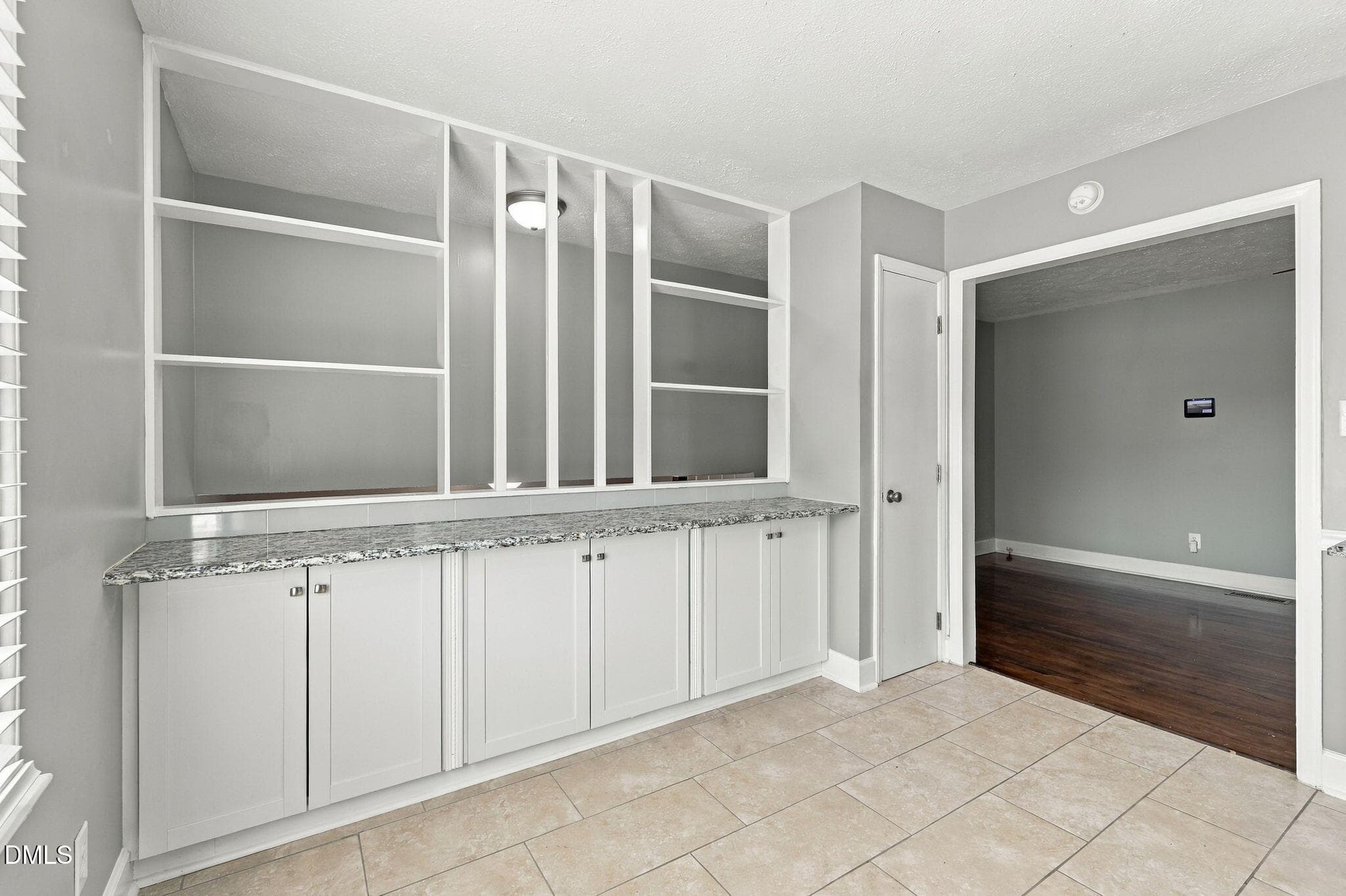 21-web-or-mls-AZ3A8651 - 512 Waterbury Drive, Fayetteville, NC 28311, Fayetteville