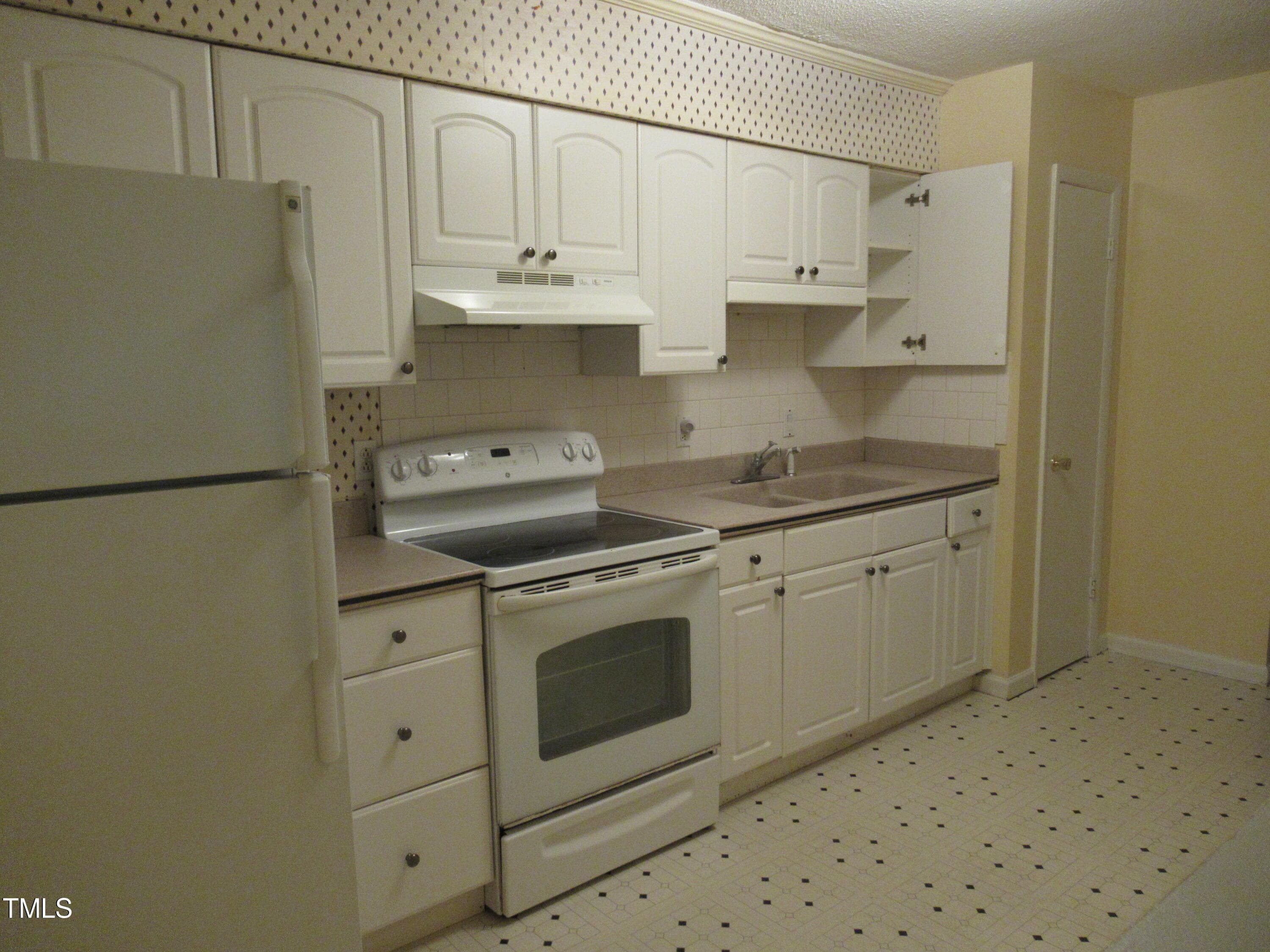 11kitchen2better - 130 S Estes Drive B-11, Chapel Hill, NC 27514, Chapel Hill