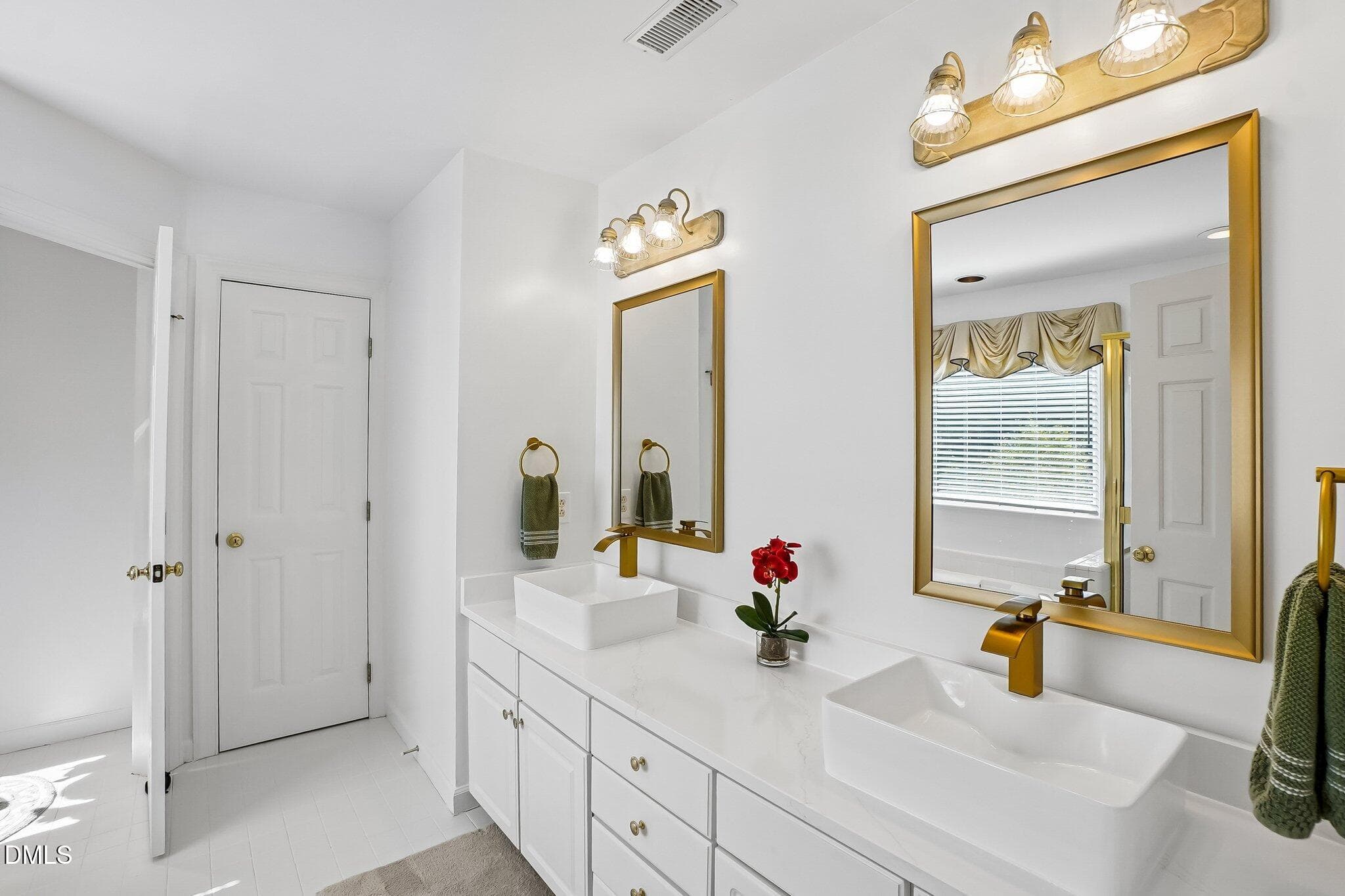 24-web-or-mls-Black Diamond Ct-S1310-027 - 5108 Black Diamond Court, Raleigh, NC 27604, Raleigh