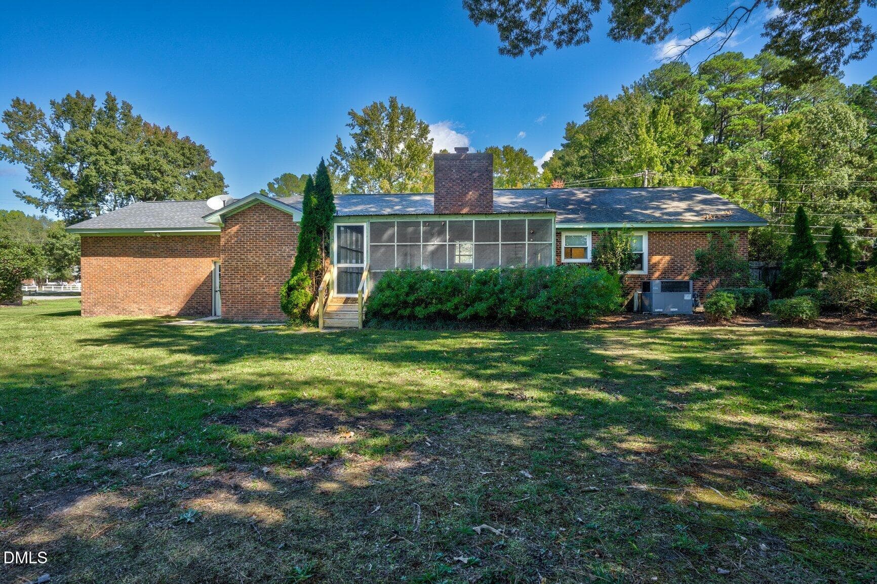Attached Storage - 4719 Lakeview Road, Elm City, NC 27822