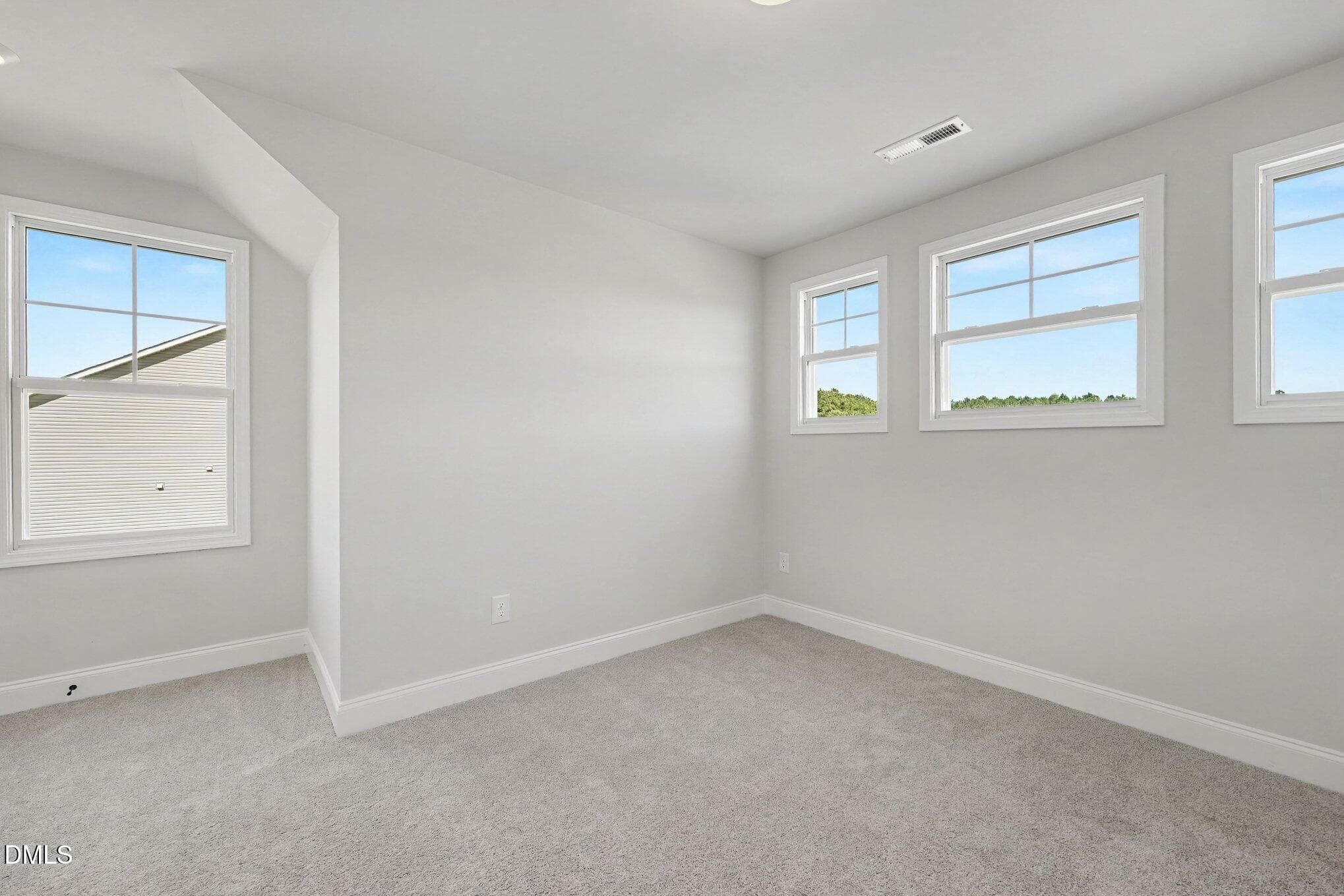 025_file_1081 - 99 Evelene Way, Clinton, NC 28328