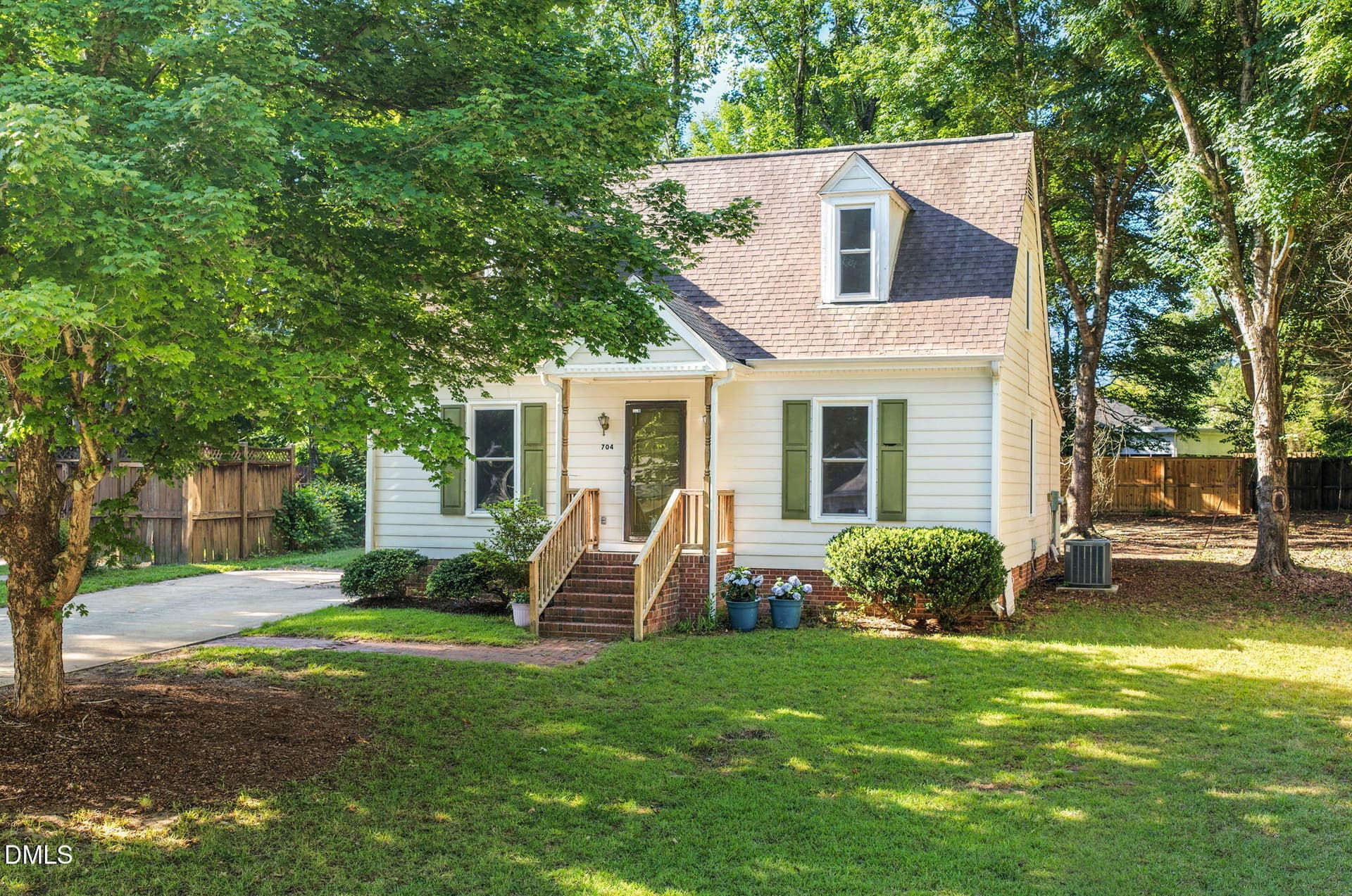 704 E Maple Lane E, Fuquay Varina, NC 27526