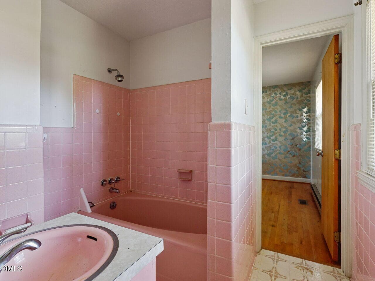 014-1280x960-jack-n-jill-bath - 316 26th Street, Butner, NC 27509, Butner