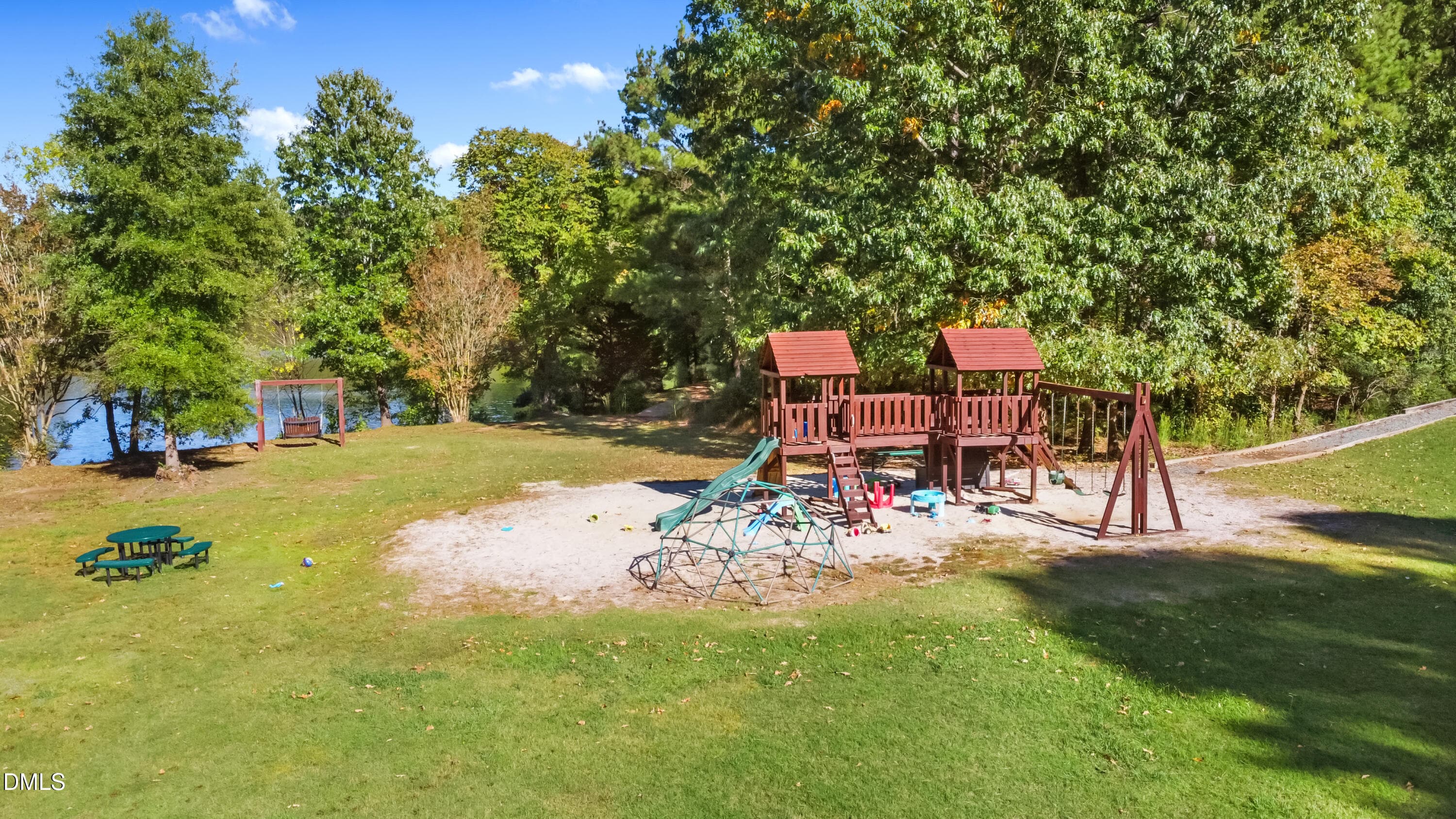 Amenities 1 - 4100 Five Oaks Drive 11, Durham, NC 27707, Durham