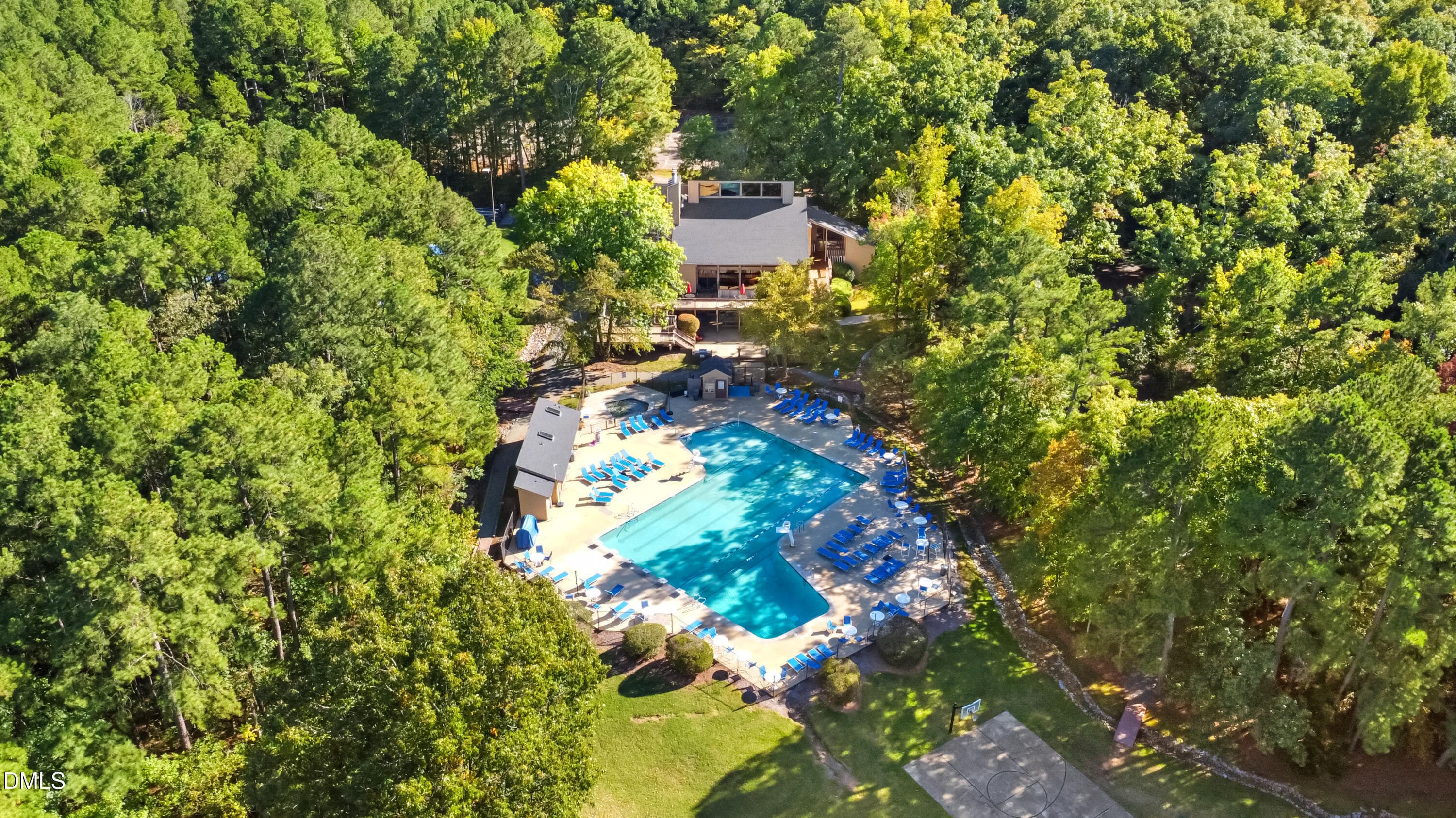 Amenities 3 - 4100 Five Oaks Drive 11, Durham, NC 27707, Durham