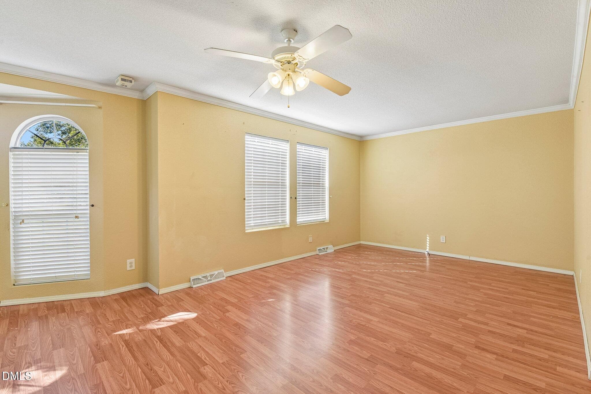 23-web-or-mls-E Forest Oaks Dr-S1410-023 - 160 E Forest Oaks Drive, Sanford, NC 27330, Sanford