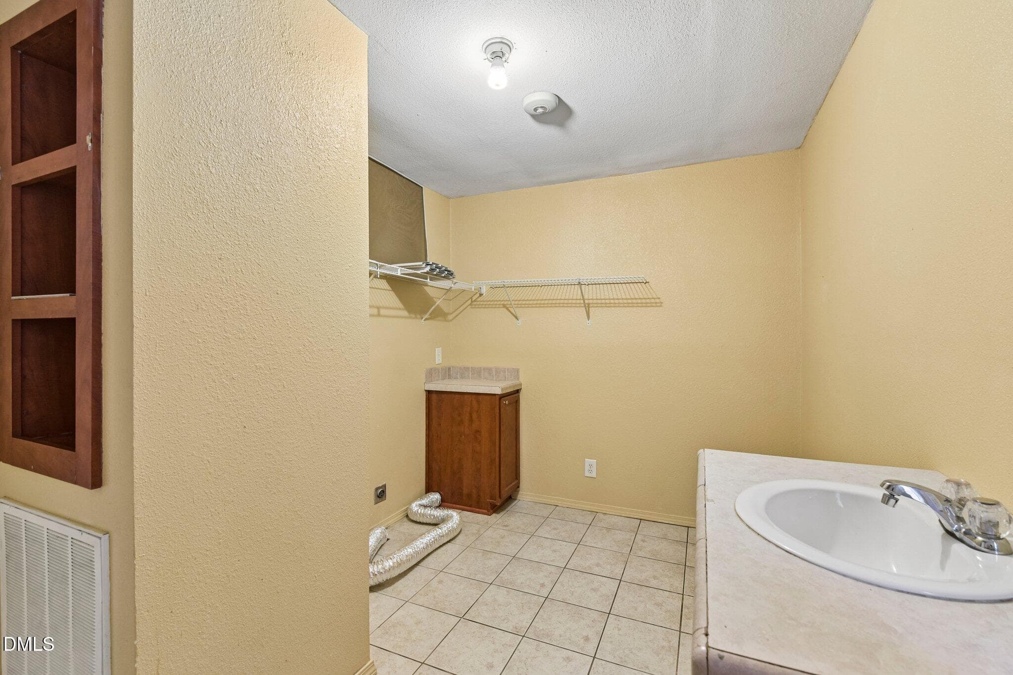 26-web-or-mls-E Forest Oaks Dr-S1410-026 - 160 E Forest Oaks Drive, Sanford, NC 27330, Sanford