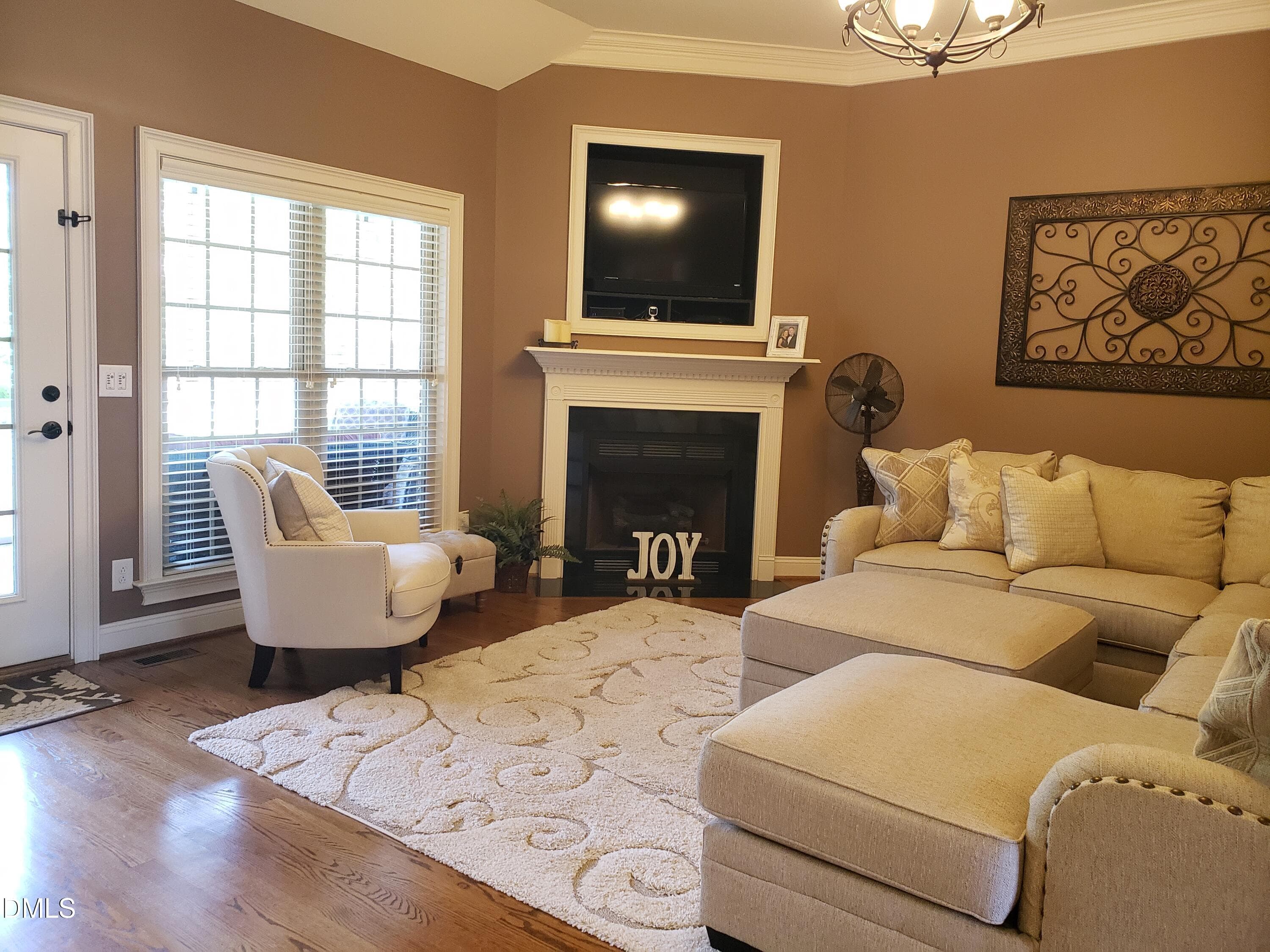 7-Living room - 2957 Doris Drive, Burlington, NC 27217