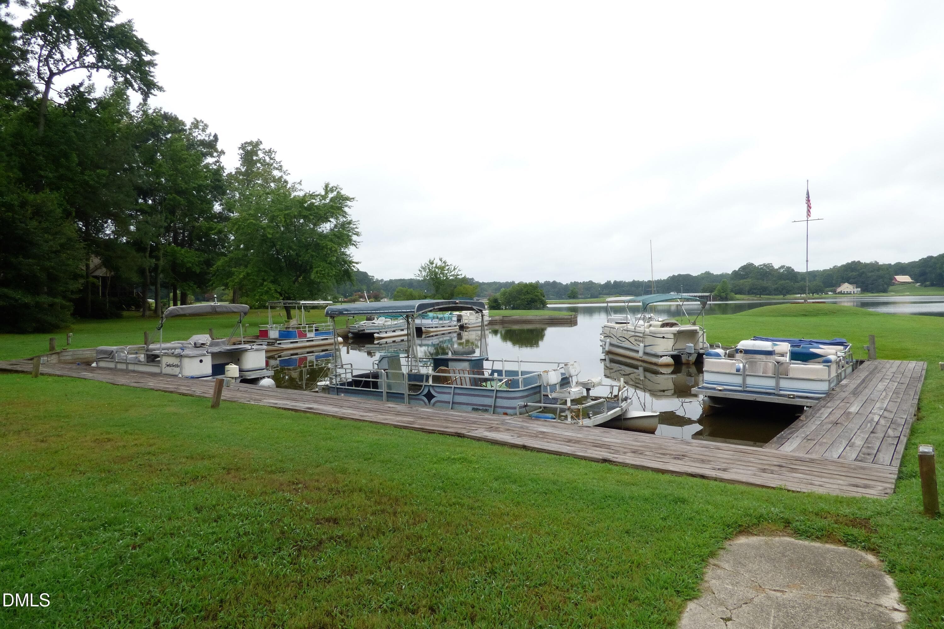 Harbor Creek Marina - 407 W Mooring Way, Sanford, NC 27332, Sanford