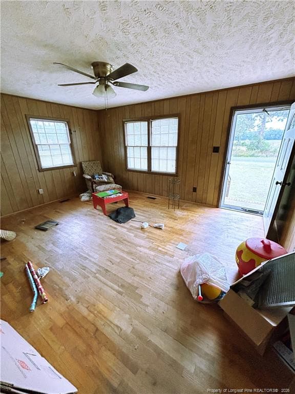 Living Room - 754 W Horne Road, Rowland, NC 28383