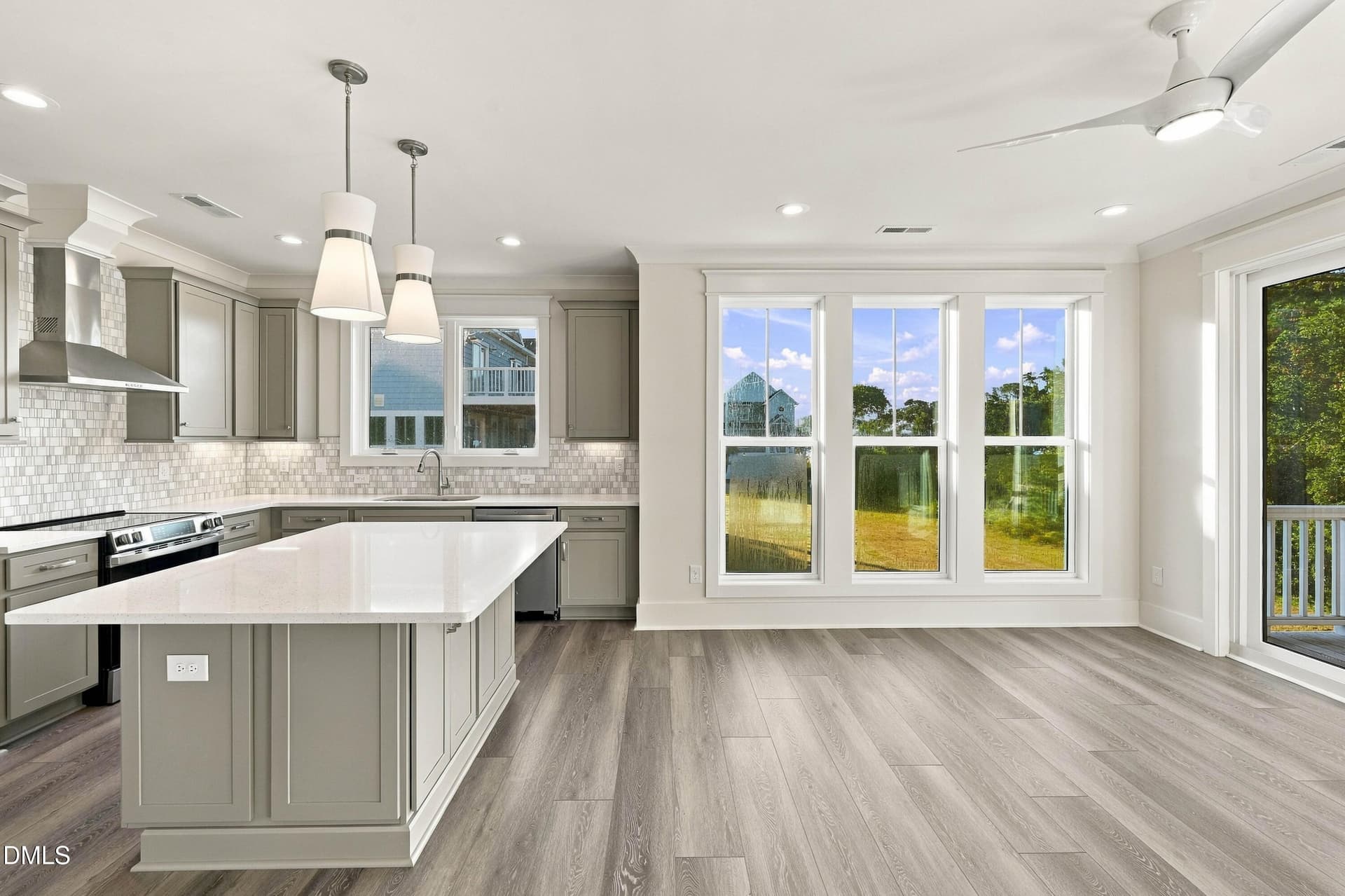 31_kitchen & living area - 52 Pier View Court, Hampstead, NC 28443