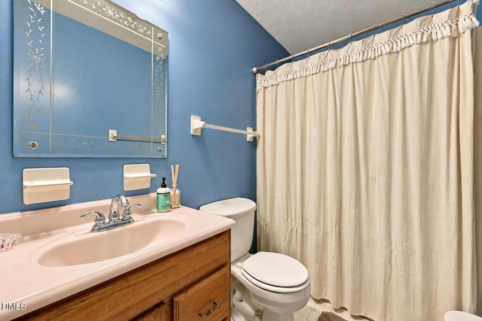Hillsborough NC Home with Bathroom Tub a - 2526 Hardwood Lane, Hillsborough, NC 27278, Hillsborough
