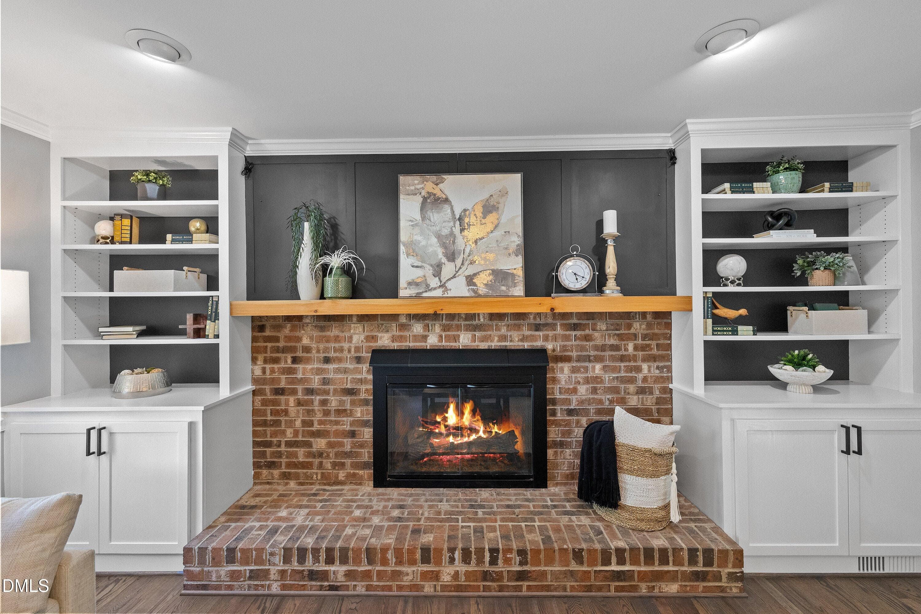 09 Family Room - Fireplace Detail - 5413 W Oaks Drive, Fuquay Varina, NC 27526, Fuquay Varina