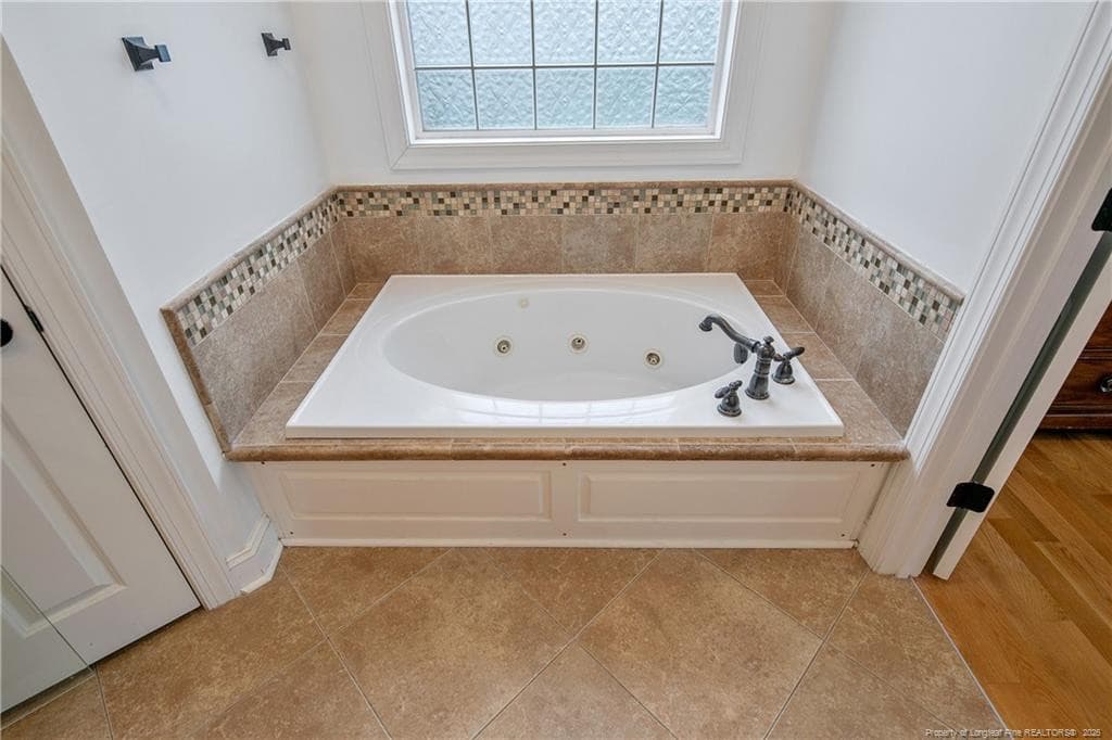 Jetted Tub in Master - 3435 Camberly Drive, Fayetteville, NC 28306, Fayetteville
