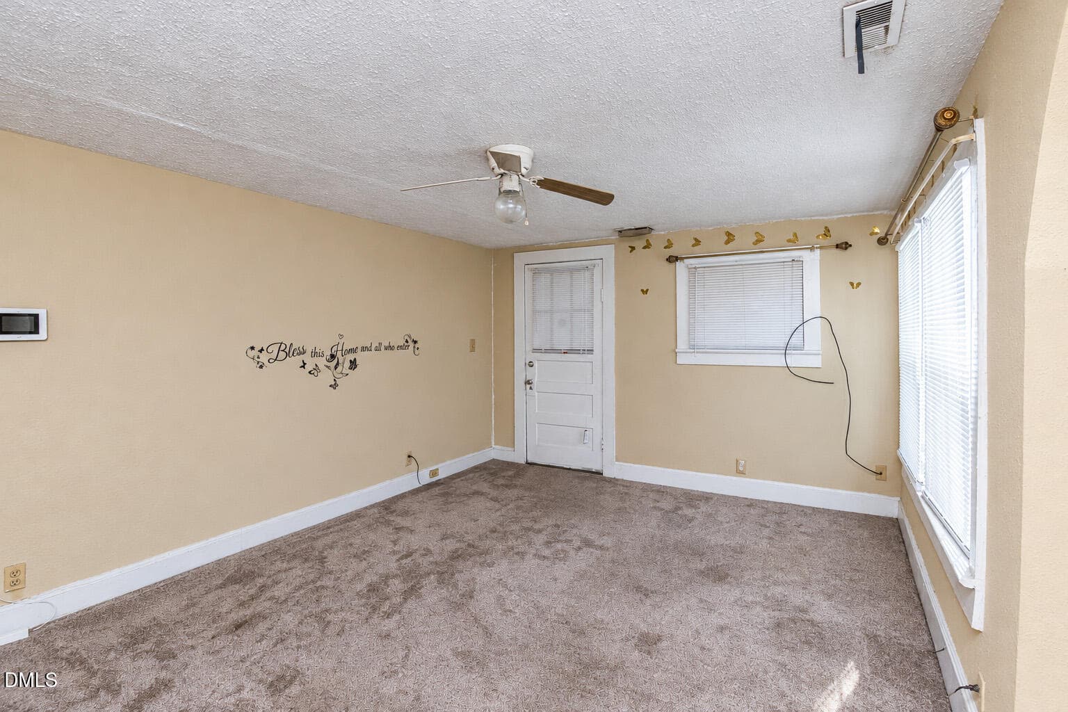 2-LivingRoom-v1b - 1601 Washington Street E, Wilson, NC 27893