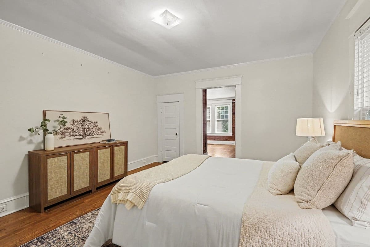 002_file_5458.jpg - 903 W Markham Avenue, Durham, NC 27701