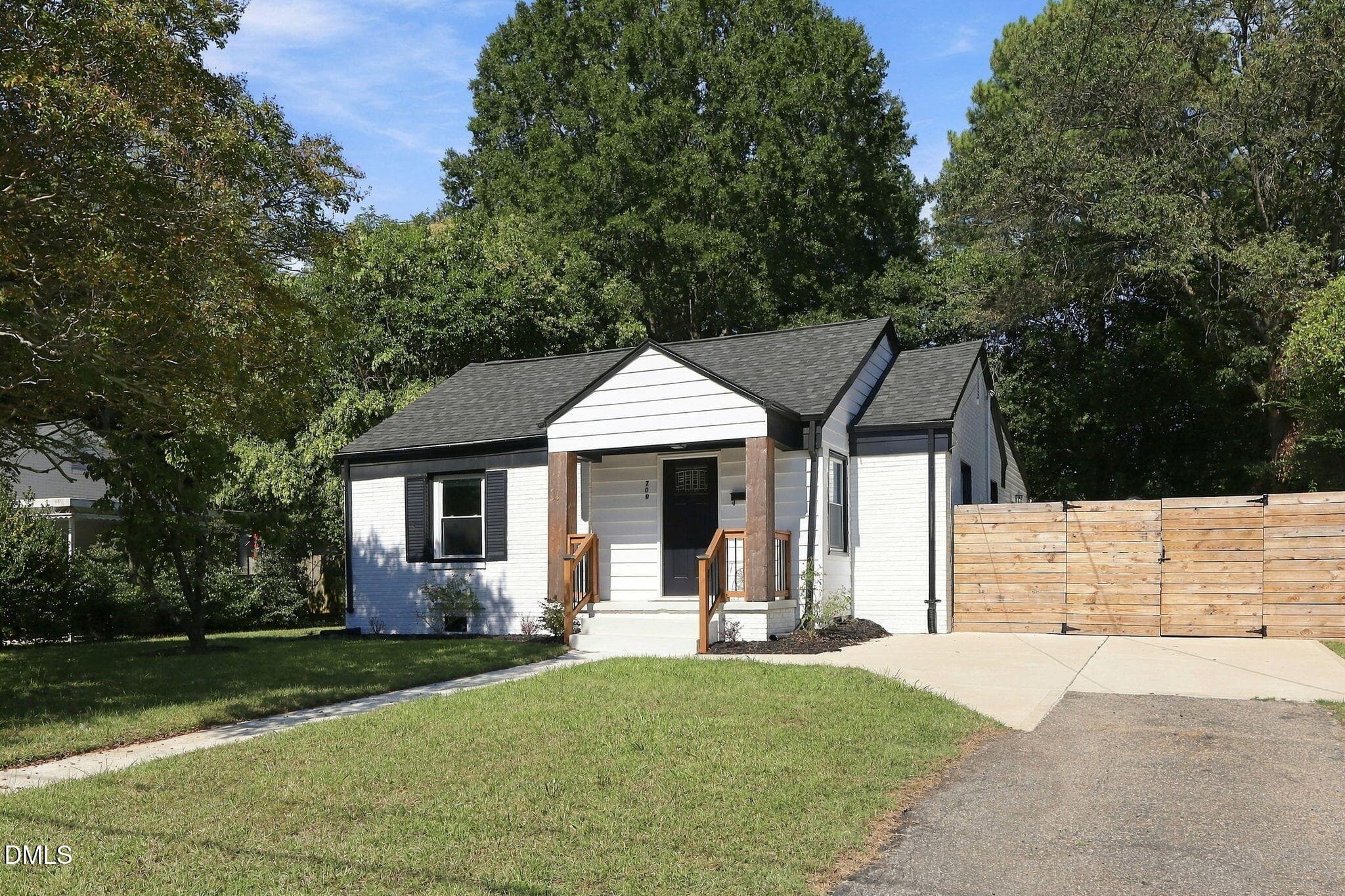 3-web-or-mls-IMG_4726_1 - 709 Brighton Road, Raleigh, NC 27610, Raleigh
