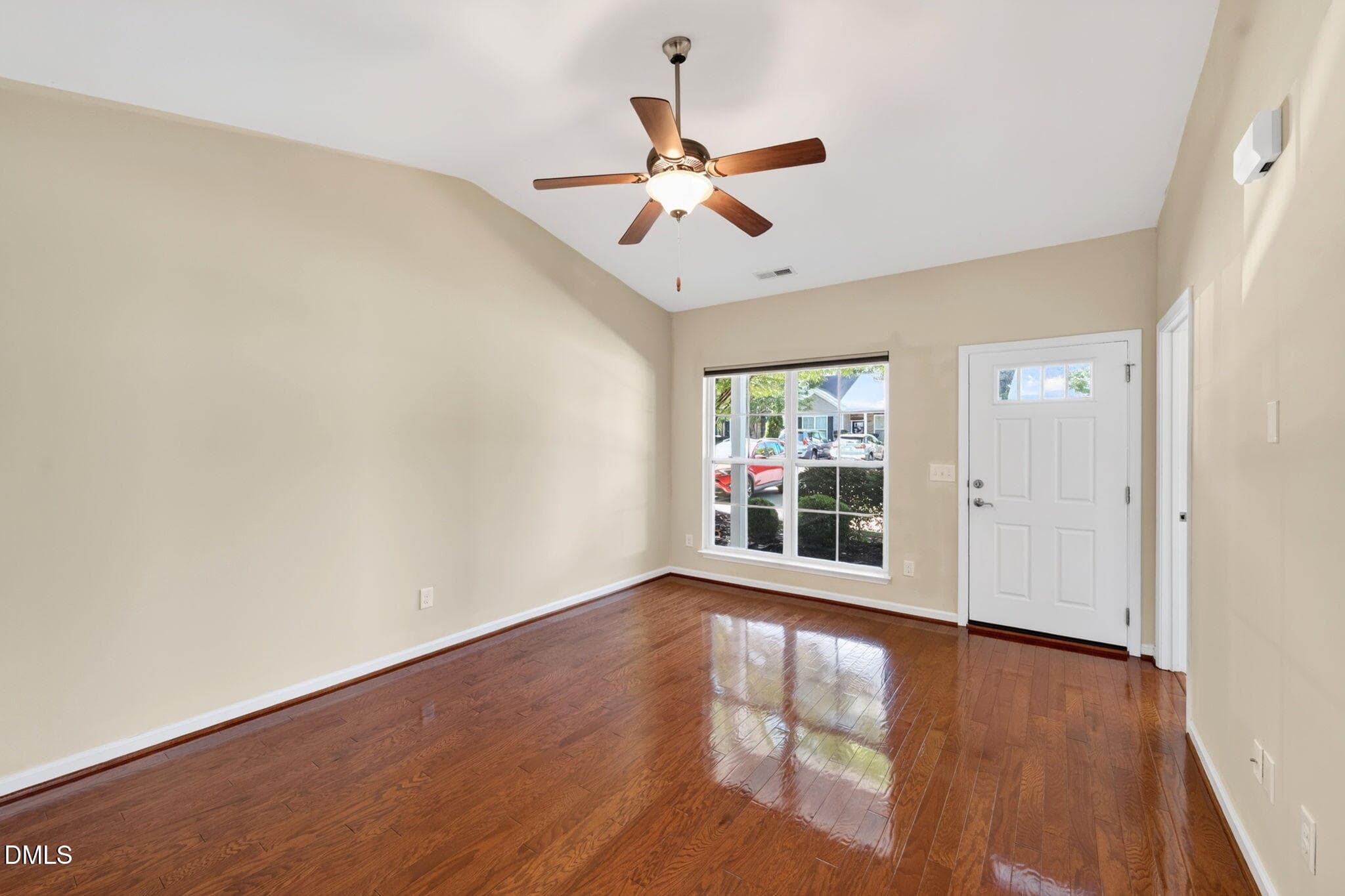 6-web-or-mls-P1091651 - 1164 Kelso Lane, Burlington, NC 27215, Burlington