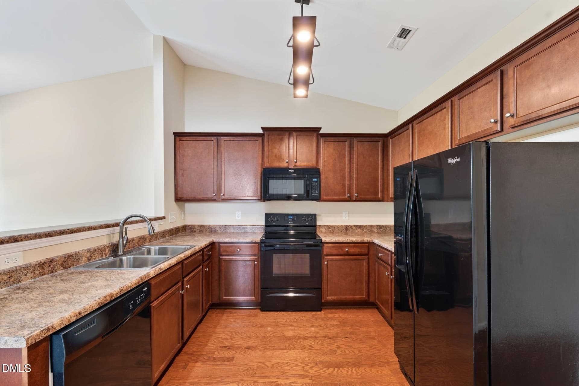 10-web-or-mls-P1091732 - 1164 Kelso Lane, Burlington, NC 27215
