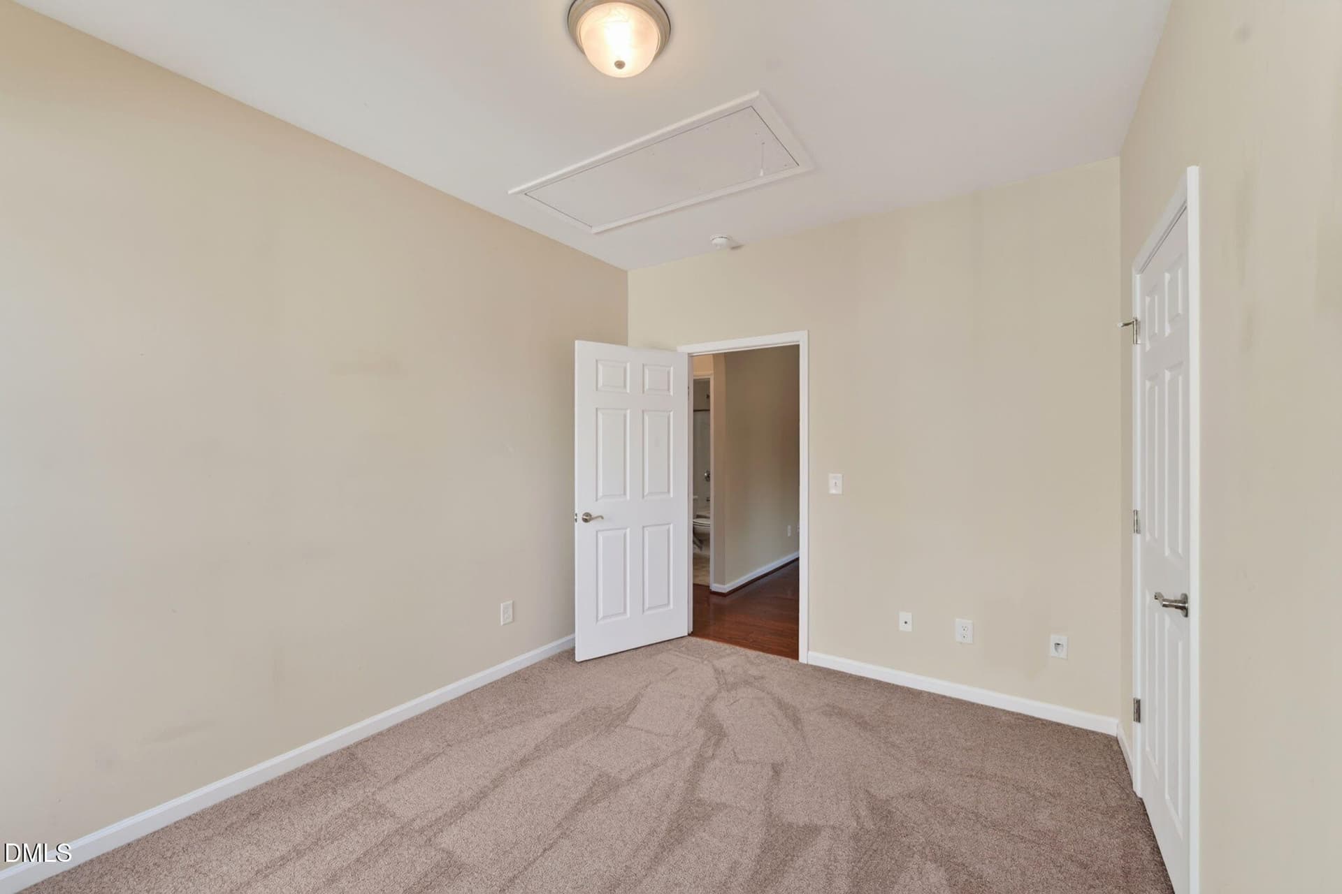 17-web-or-mls-P1091705 - 1164 Kelso Lane, Burlington, NC 27215