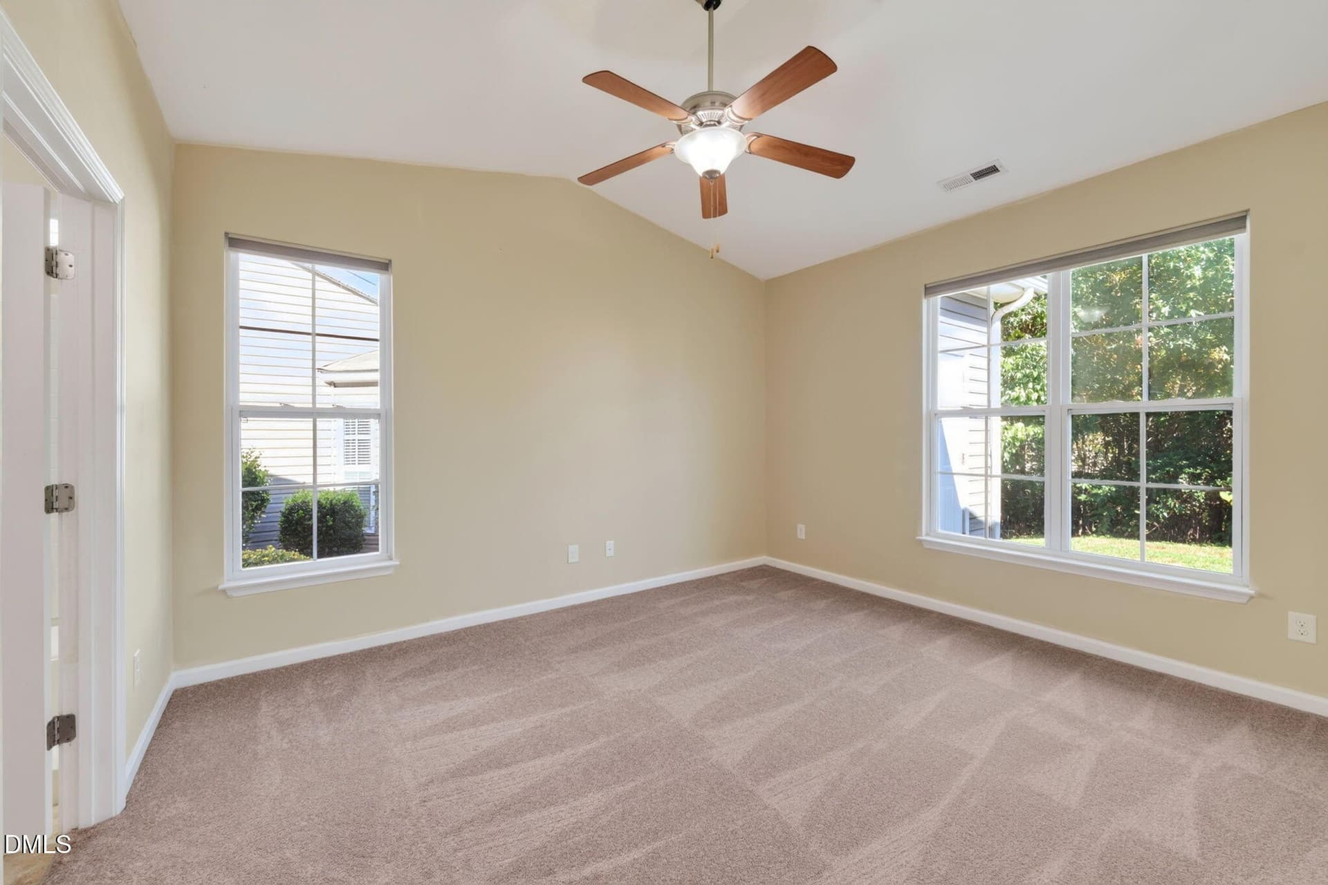 24-web-or-mls-P1091773 - 1164 Kelso Lane, Burlington, NC 27215