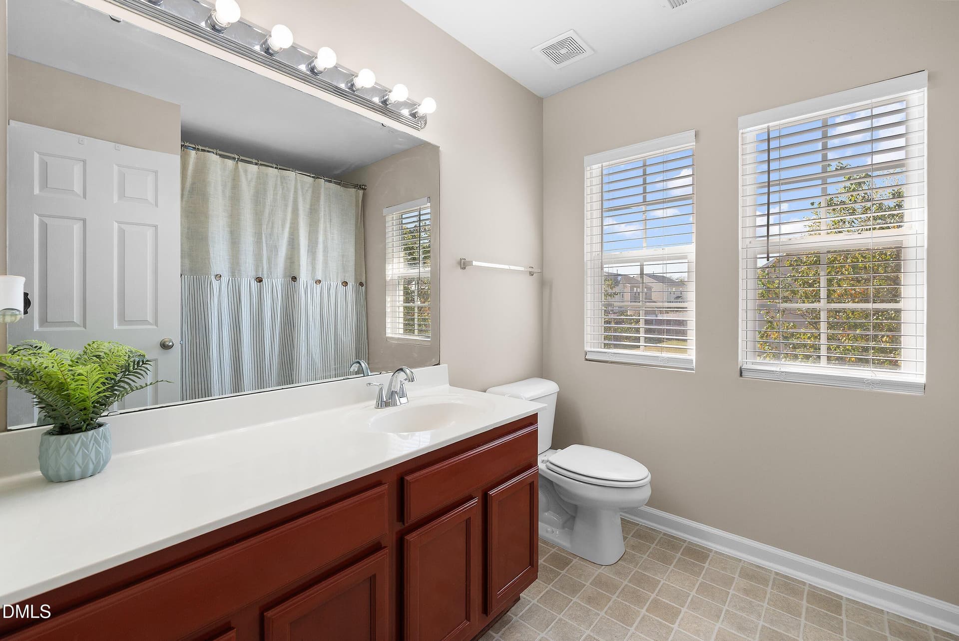 Full bathroom - 306 Knightwood Drive, Durham, NC 27703