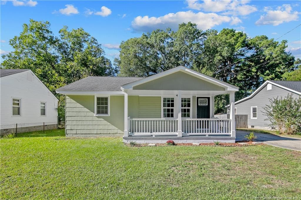 Photo 2 - 2008 Sapona Road, Fayetteville, NC 28312, Fayetteville