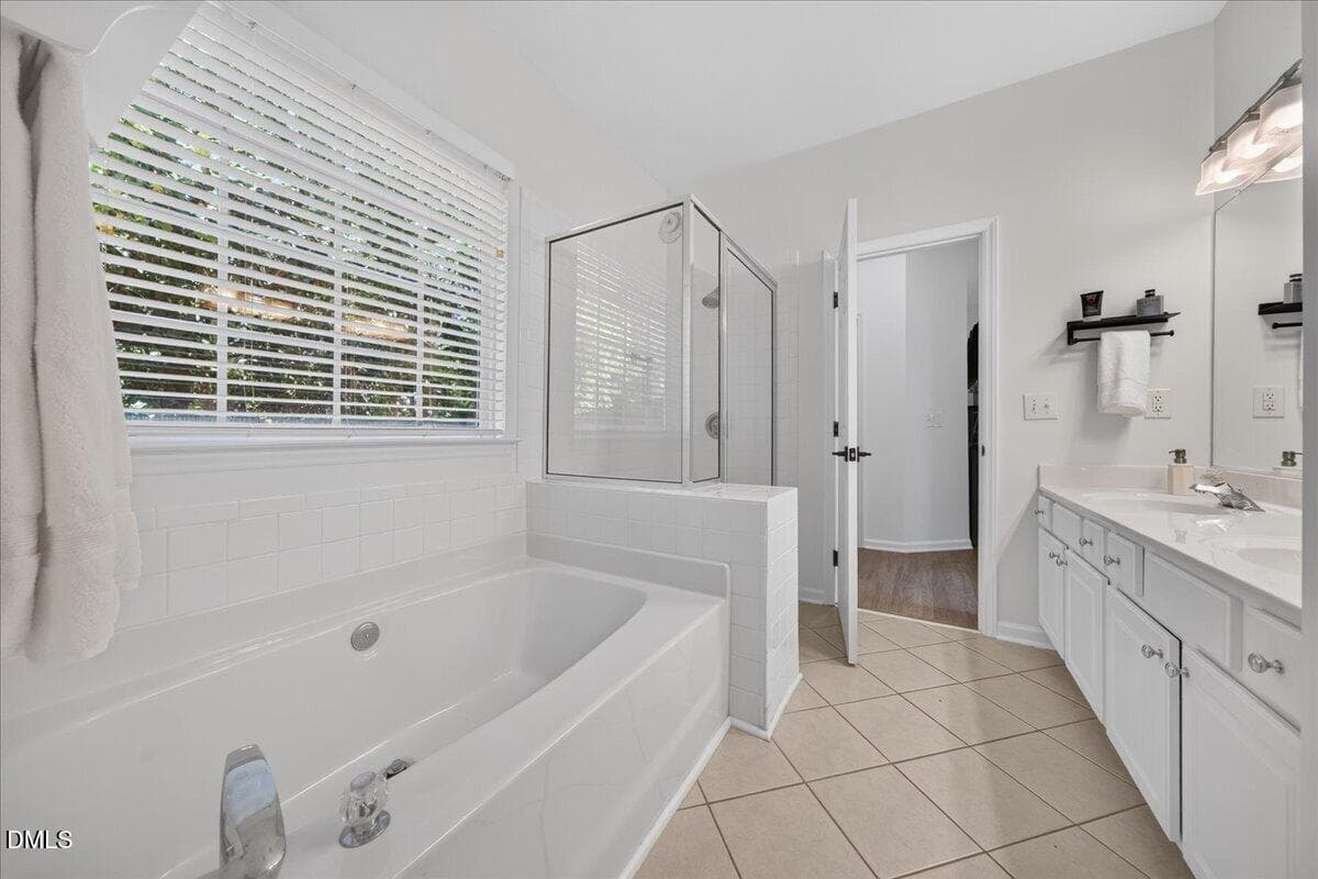 47-5029DeltaLakeRdRaleigh_048 - 5029 Delta Lake Drive, Raleigh, NC 27612, Raleigh