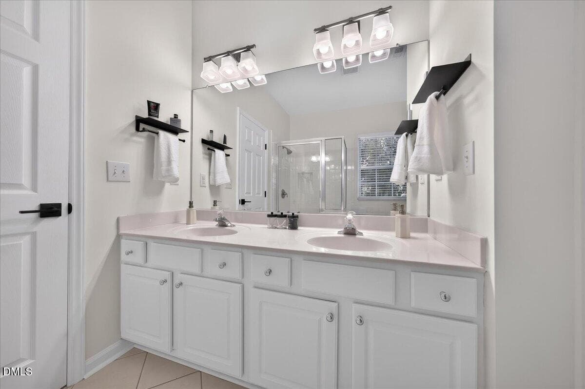 50-5029DeltaLakeRdRaleigh_051 - 5029 Delta Lake Drive, Raleigh, NC 27612, Raleigh