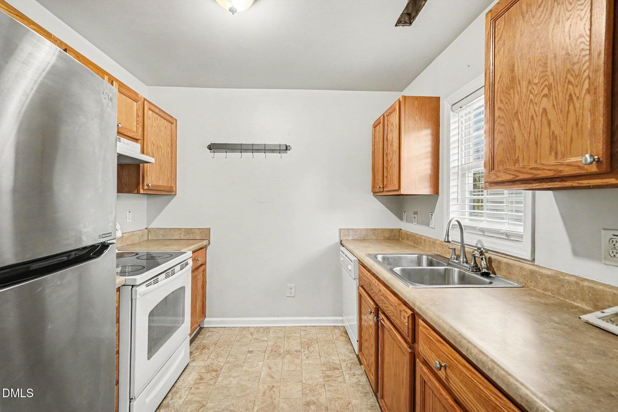 Kitchen - 421 Longfellow Street, Fuquay Varina, NC 27526, Fuquay Varina