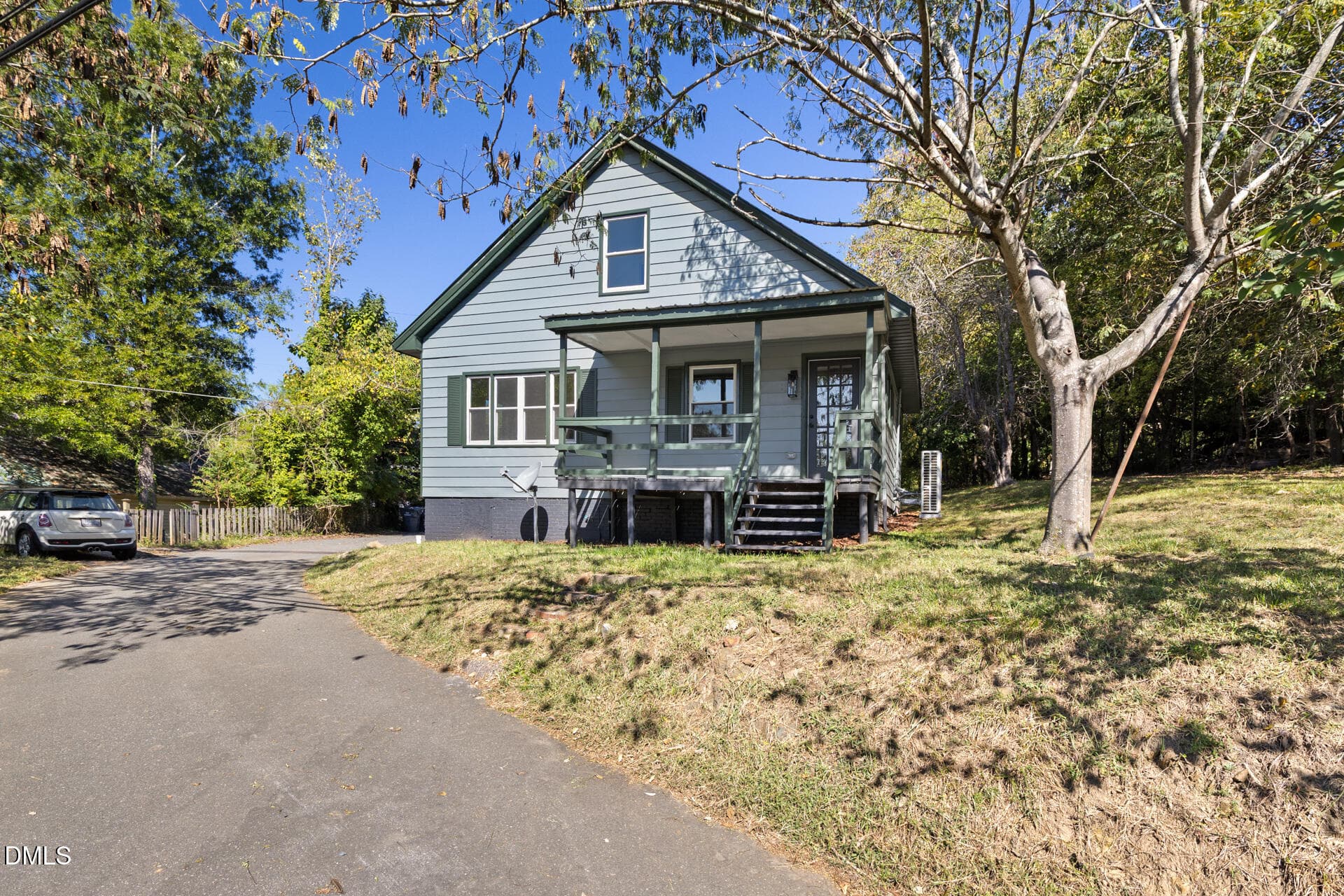 530 W King Street, Hillsborough, NC 27278