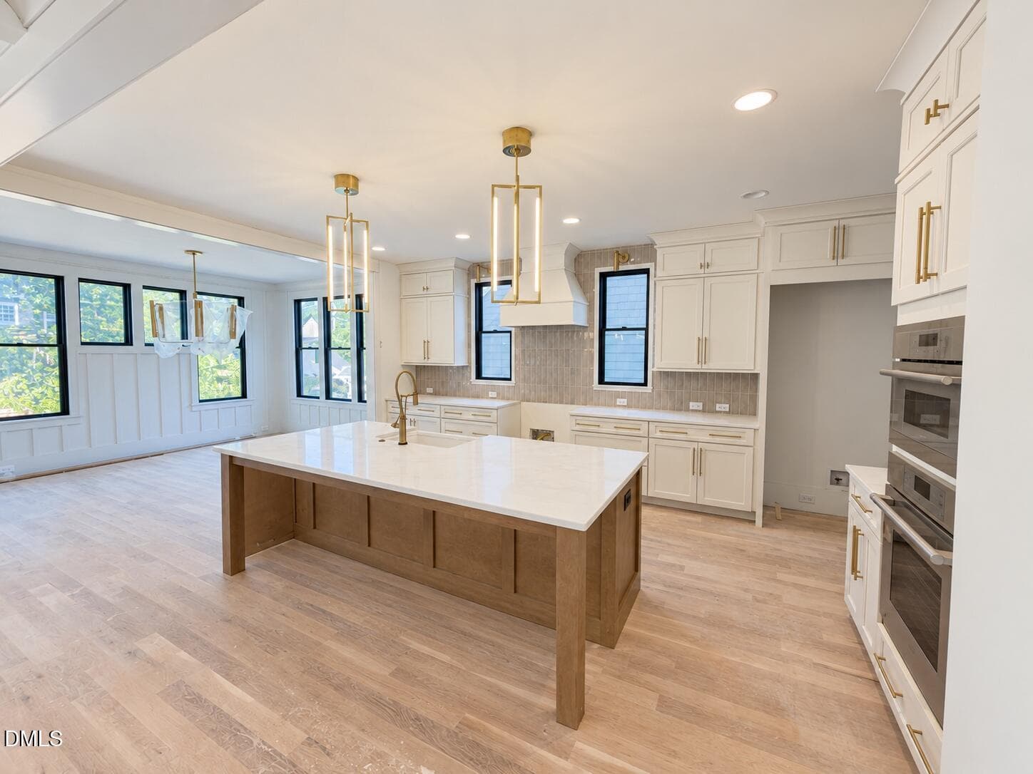 04-kitchen-island - 631 Georgetown Road, Raleigh, NC 27608