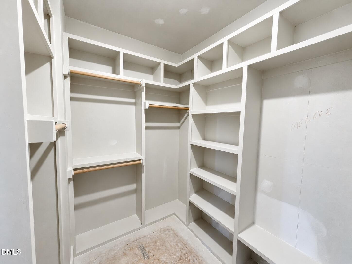 18-walk-in-closet - 631 Georgetown Road, Raleigh, NC 27608