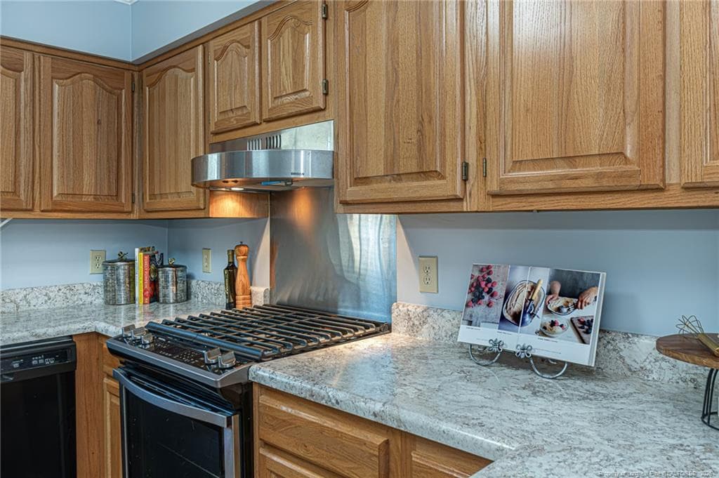 Photo 14 - 821 E Donaldson Avenue, Raeford, NC 28376, Raeford