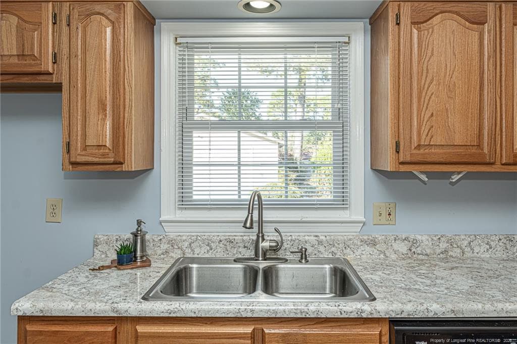 Photo 15 - 821 E Donaldson Avenue, Raeford, NC 28376, Raeford