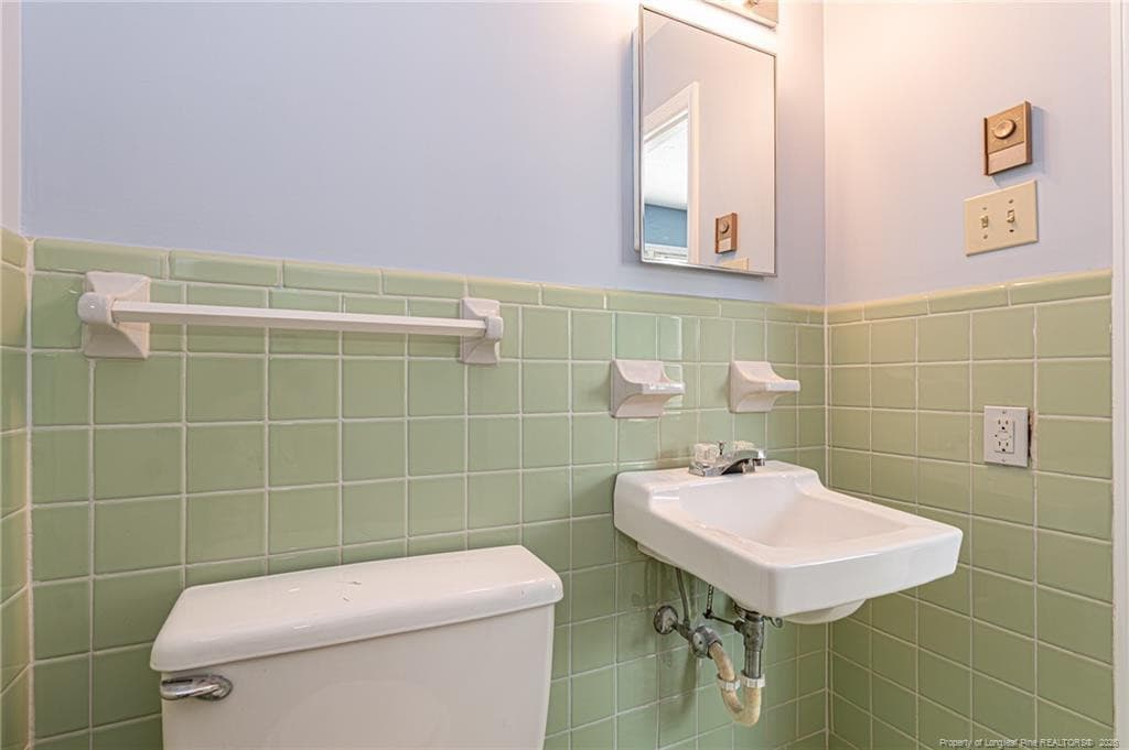 Photo 36 - 821 E Donaldson Avenue, Raeford, NC 28376, Raeford