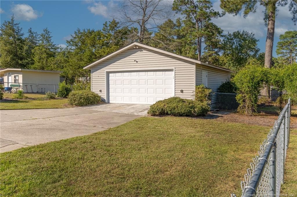 Photo 45 - 821 E Donaldson Avenue, Raeford, NC 28376, Raeford