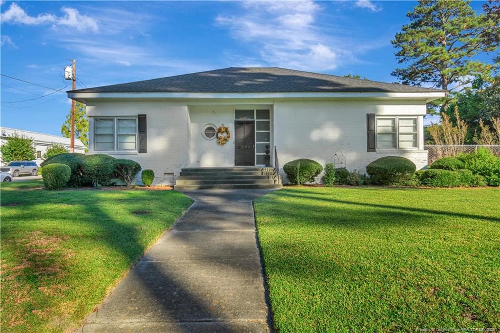 2004 N Walnut Street, Lumberton, NC 28358