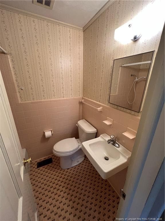 Photo 10 - 702 E Gertrude Street, Fairmont, NC 28340, Fairmont